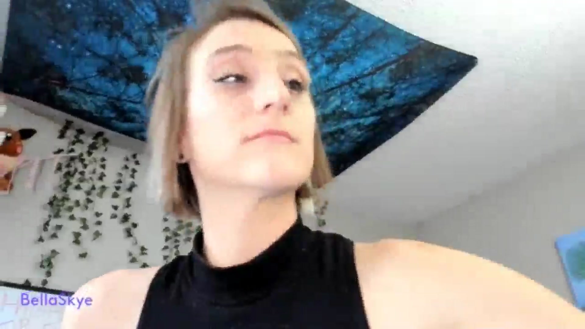 Gallery image thumbnail from BellaSkye's myfreecams stream on, 12/20/2024, 15:22 image 15 of 20