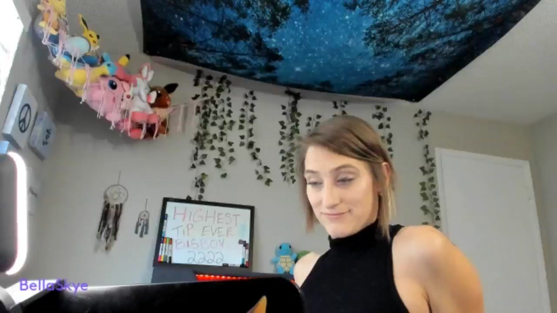 Gallery image thumbnail from BellaSkye's myfreecams stream on, 12/20/2024, 15:22 image 18 of 20