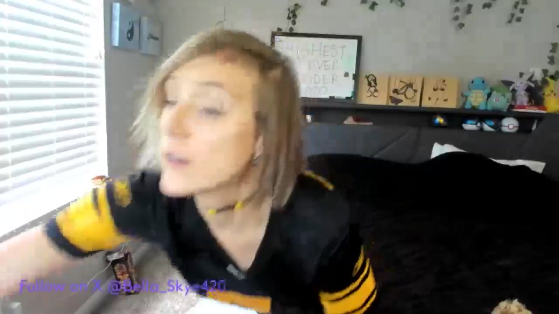 Gallery image thumbnail from BellaSkye's myfreecams stream on, 12/22/2024, 18:03 image 2 of 20