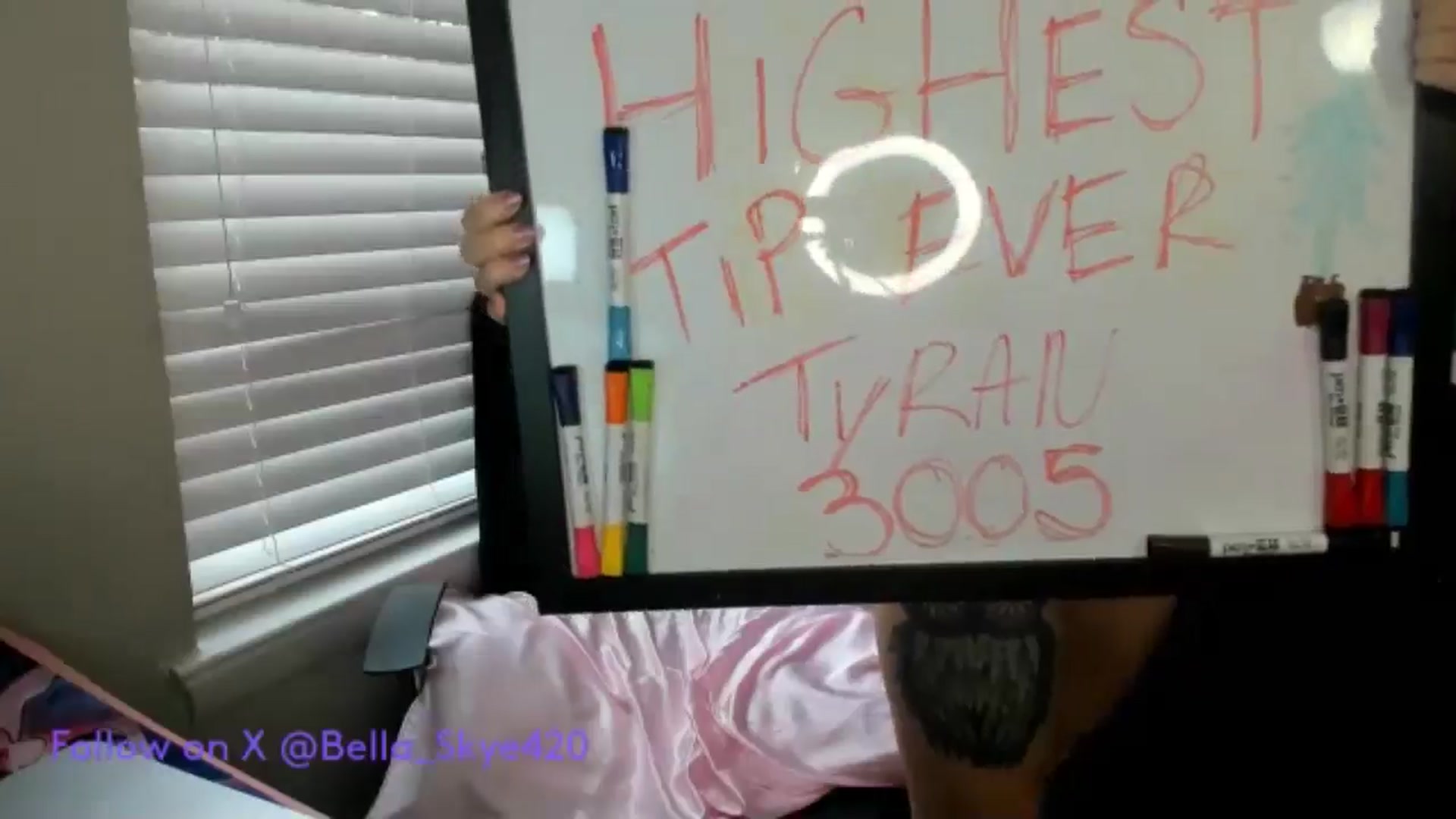 Gallery image thumbnail from BellaSkye's myfreecams stream on, 12/23/2024, 14:25 image 18 of 20
