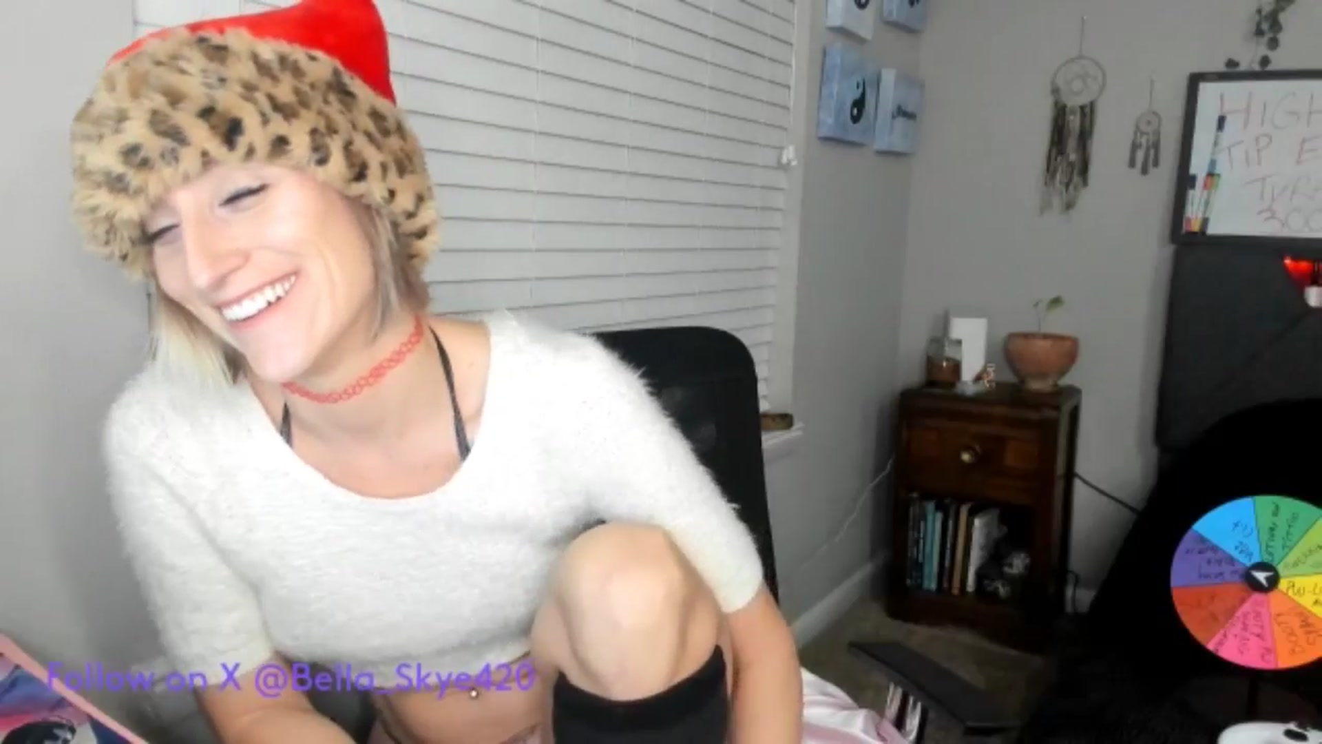 Gallery image thumbnail from BellaSkye's myfreecams stream on, 12/24/2024, 01:25 image 9 of 20