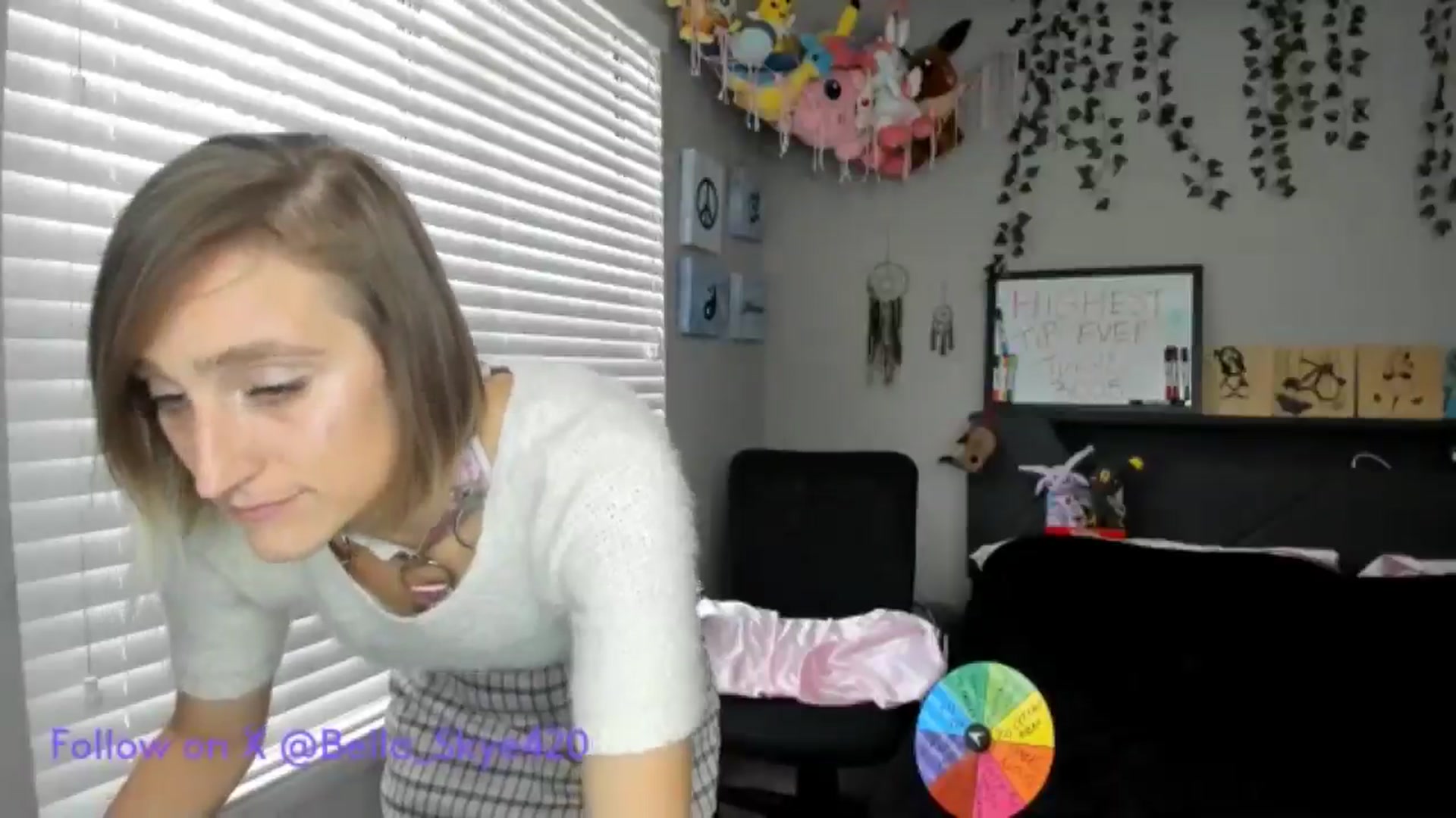 Gallery image thumbnail from BellaSkye's myfreecams stream on, 12/27/2024, 16:30 image 8 of 20
