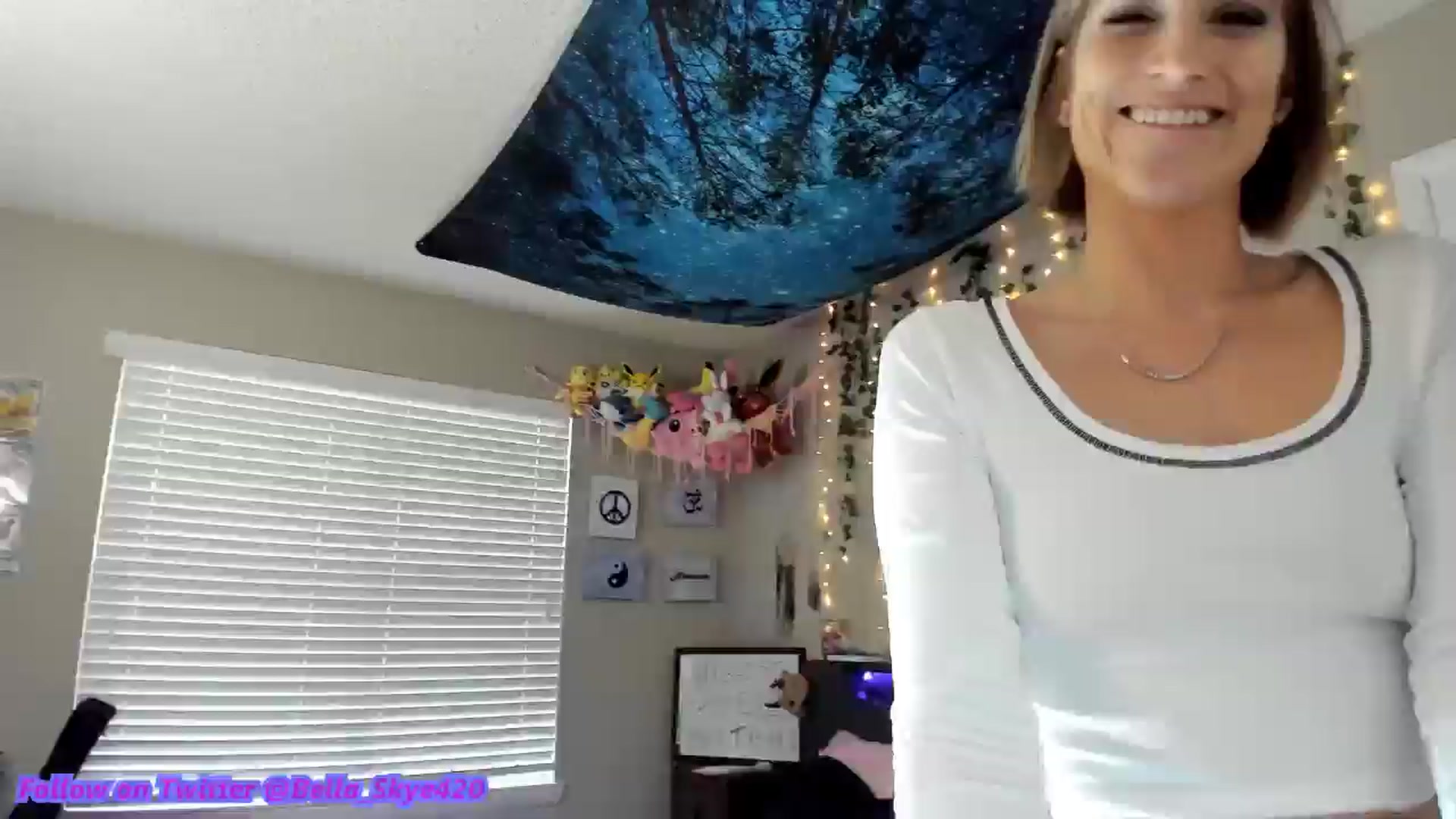 Gallery image thumbnail from BellaSkye's myfreecams stream on, 01/19/2025, 19:16 image 9 of 20
