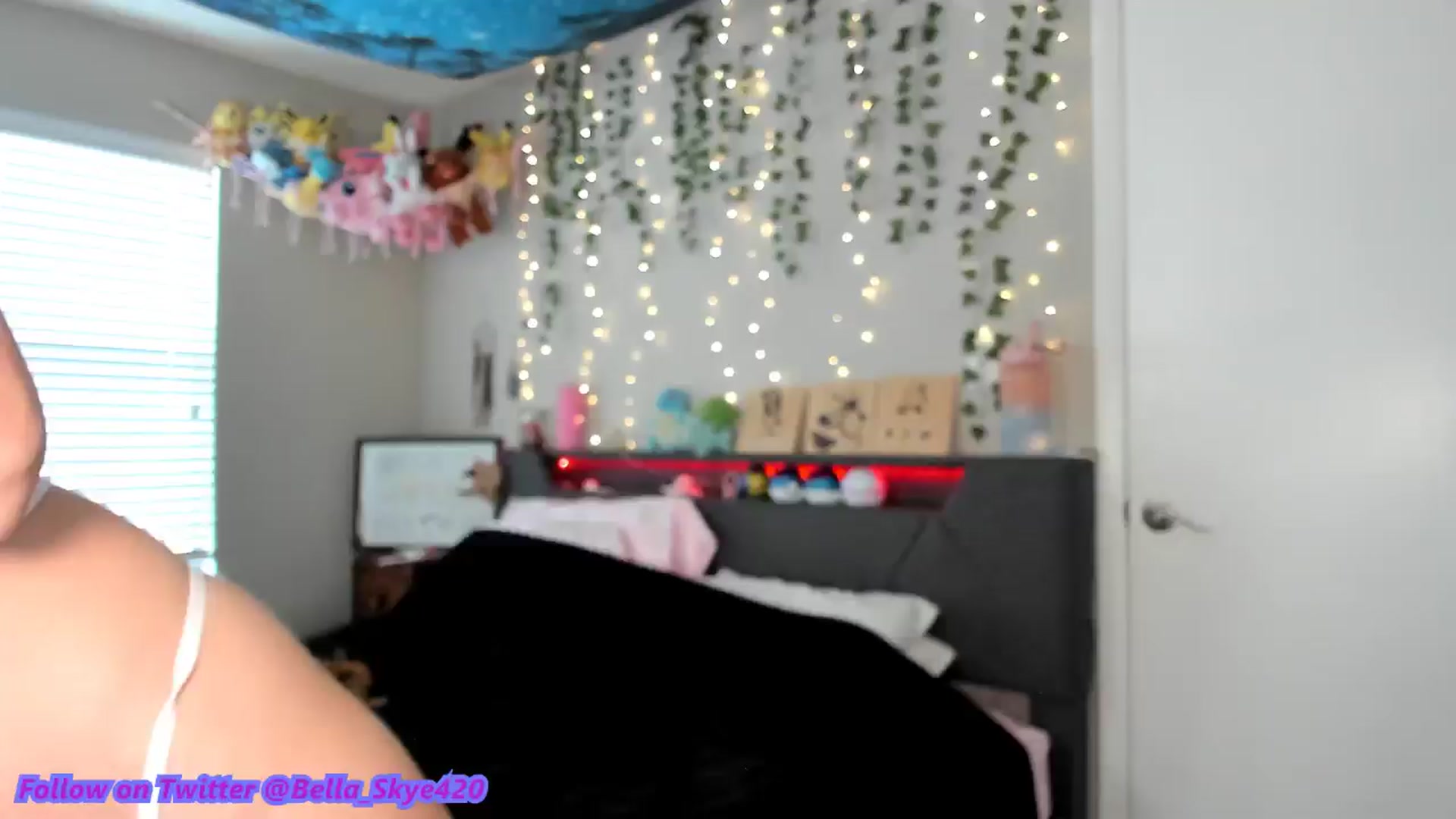 Gallery image thumbnail from BellaSkye's myfreecams stream on, 01/27/2025, 15:38 image 1 of 20