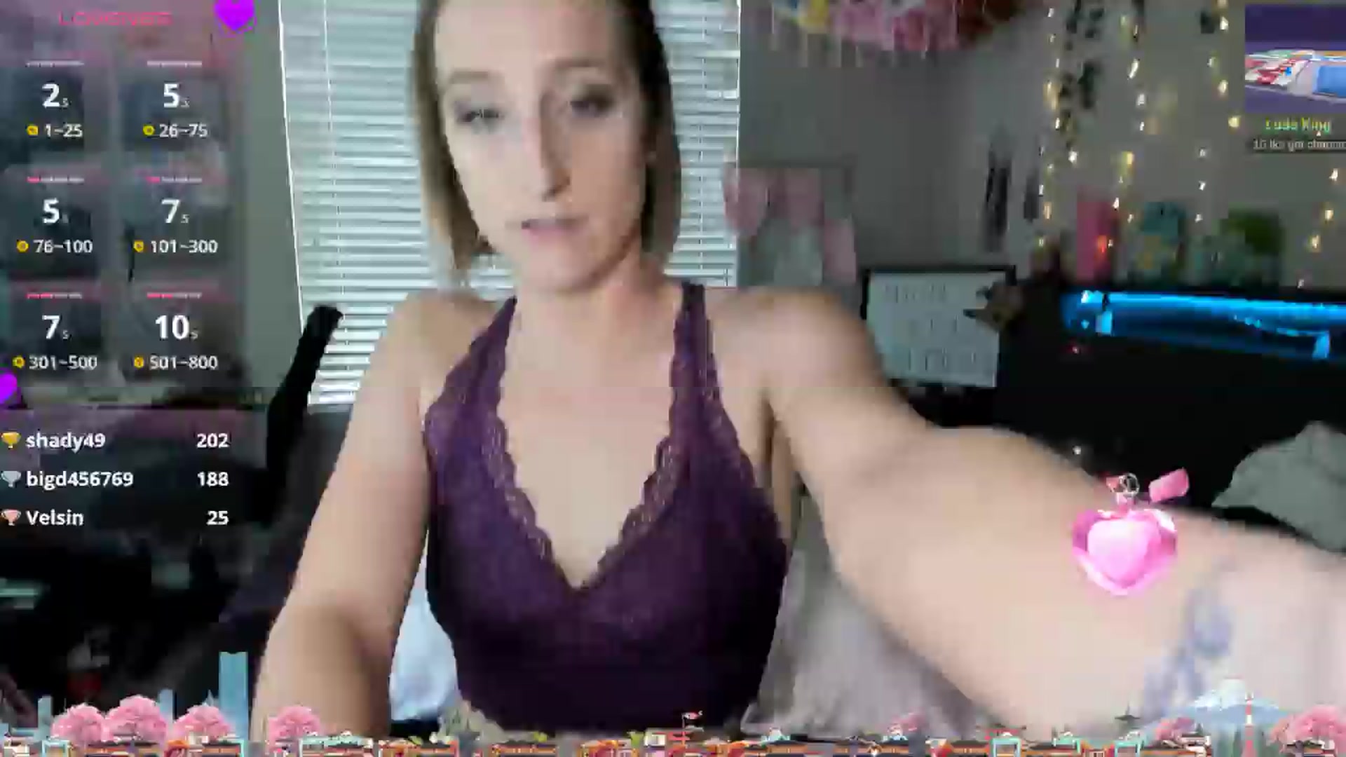 Gallery image thumbnail from BellaSkye's myfreecams stream on, 02/03/2025, 17:03 image 6 of 20