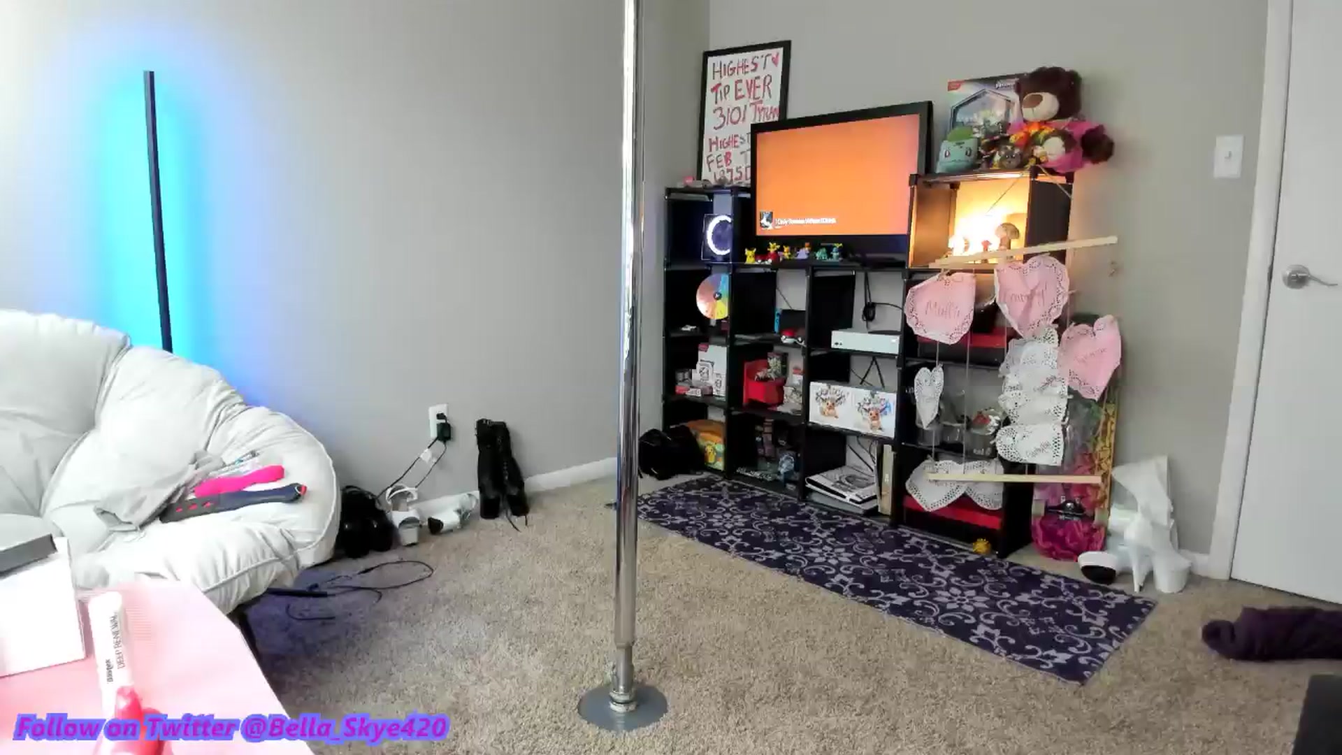 Gallery image thumbnail from BellaSkye's myfreecams stream on, 02/20/2025, 16:17 image 17 of 20