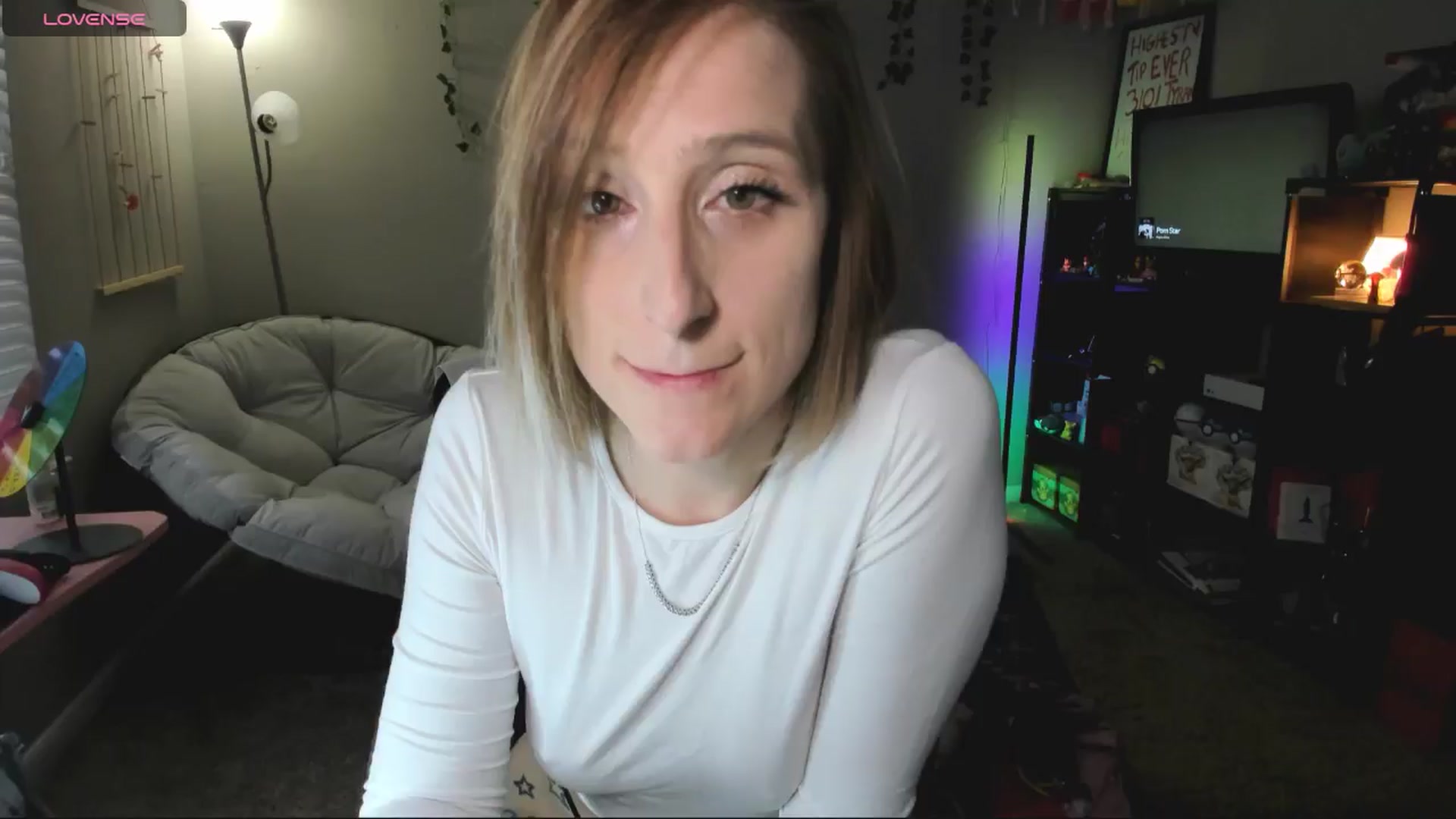 Gallery image thumbnail from BellaSkye's myfreecams stream on, 03/10/2025, 15:42 image 1 of 20