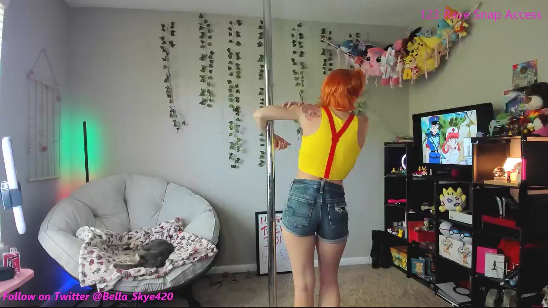 Gallery image thumbnail from BellaSkye's myfreecams stream on, 03/22/2025, 15:57 image 2 of 20