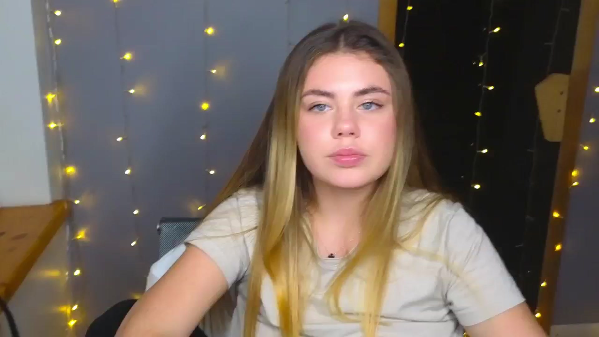 Gallery image thumbnail from BellaSvon's myfreecams stream on, 10/17/2024, 17:13 image 17 of 20