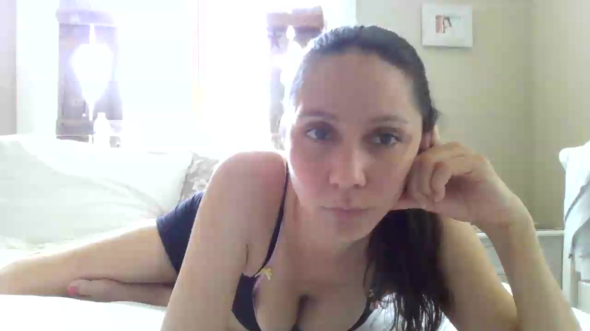 Gallery image thumbnail from Bella_2683's myfreecams stream on, 06/08/2026, 16:03 image 1 of 20