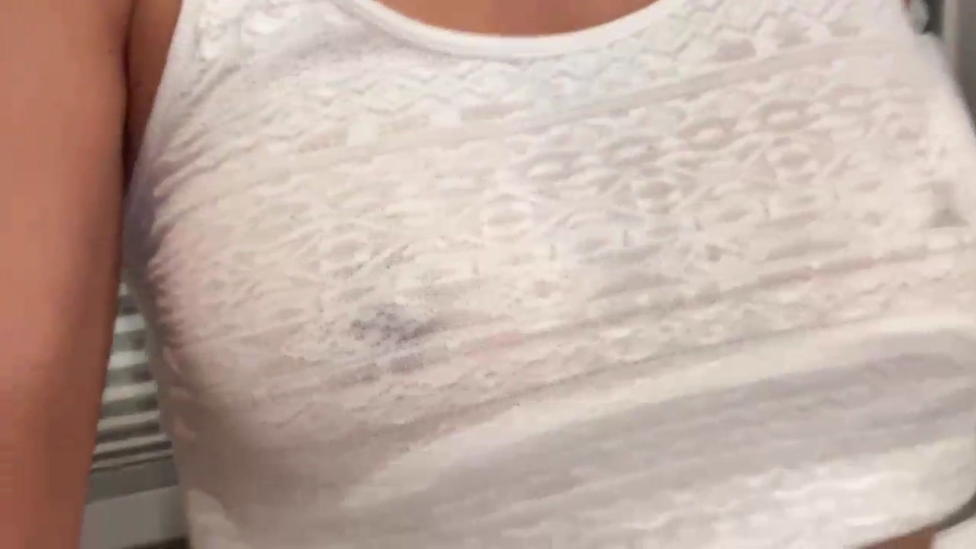 Gallery image thumbnail from Bella_2683's myfreecams stream on, 08/22/2026, 08:12 image 17 of 20
