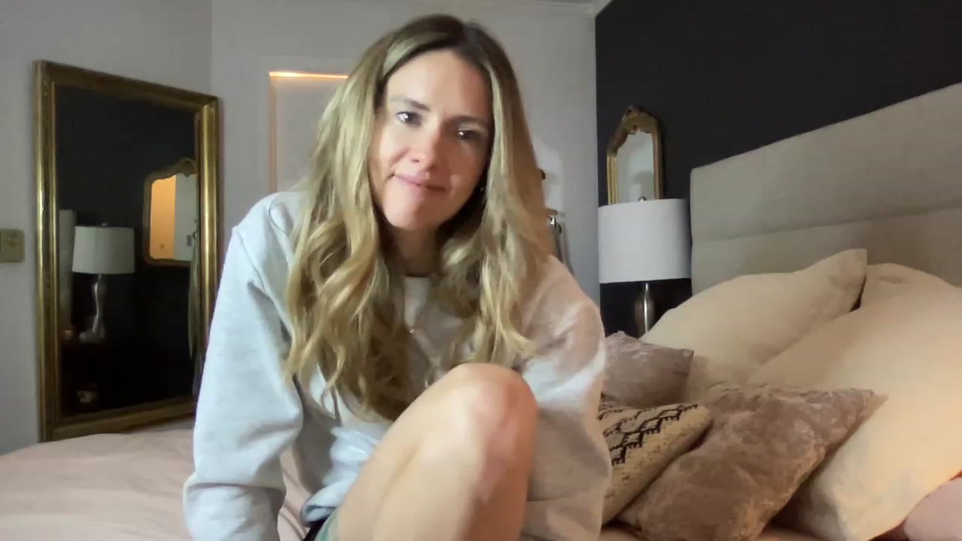 Gallery image thumbnail from Bella_B1's myfreecams stream on, 12/13/2022, 04:40 image 15 of 20