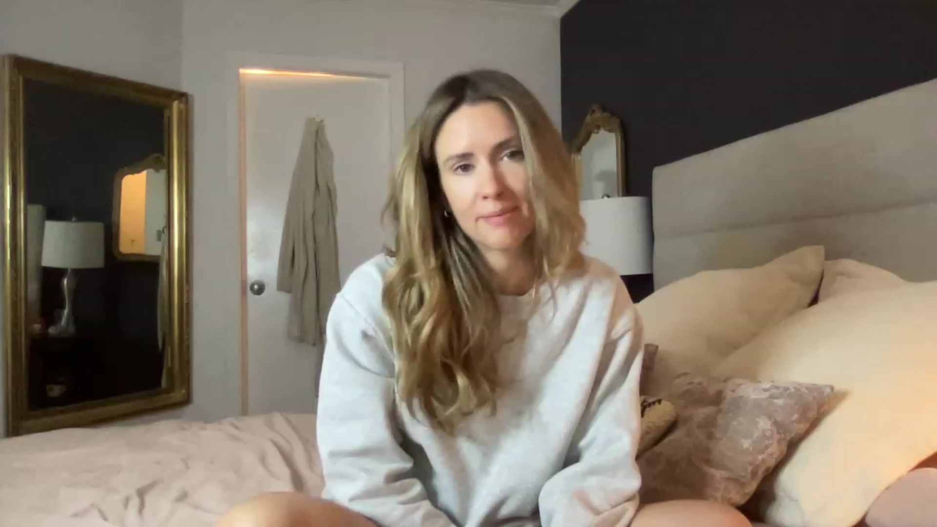 Gallery image thumbnail from Bella_B1's myfreecams stream on, 12/13/2022, 04:40 image 3 of 20