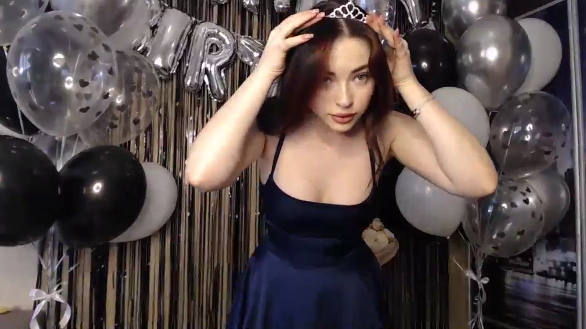 Gallery image thumbnail from Bella_Berryyy's myfreecams stream on, 04/15/2024, 09:54 image 2 of 20