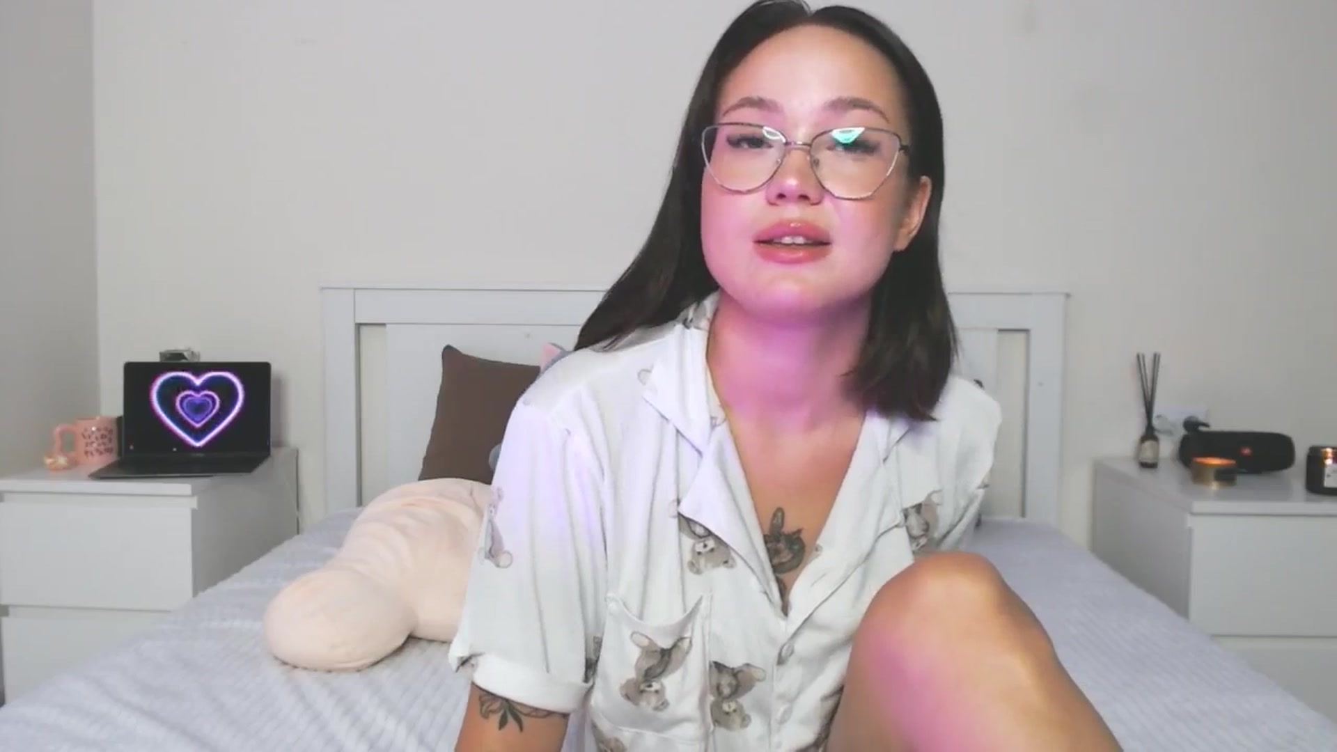 Gallery image thumbnail from Bella_Jensen's myfreecams stream on, 10/14/2024, 09:21 image 20 of 20