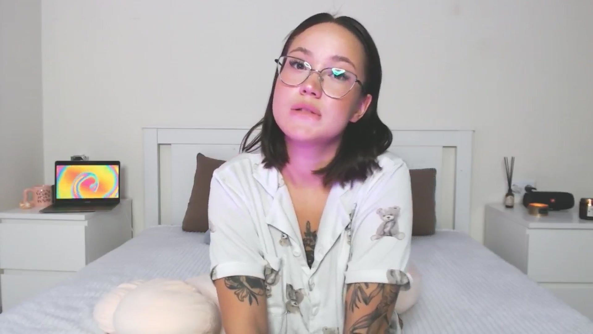 Gallery image thumbnail from Bella_Jensen's myfreecams stream on, 10/14/2024, 09:21 image 5 of 20