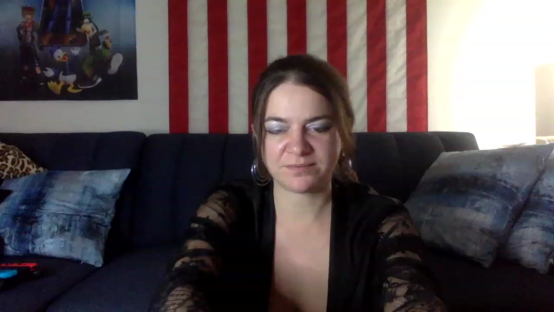Gallery image thumbnail from Bella_Kenzie's myfreecams stream on, 01/08/2023, 09:19 image 11 of 20