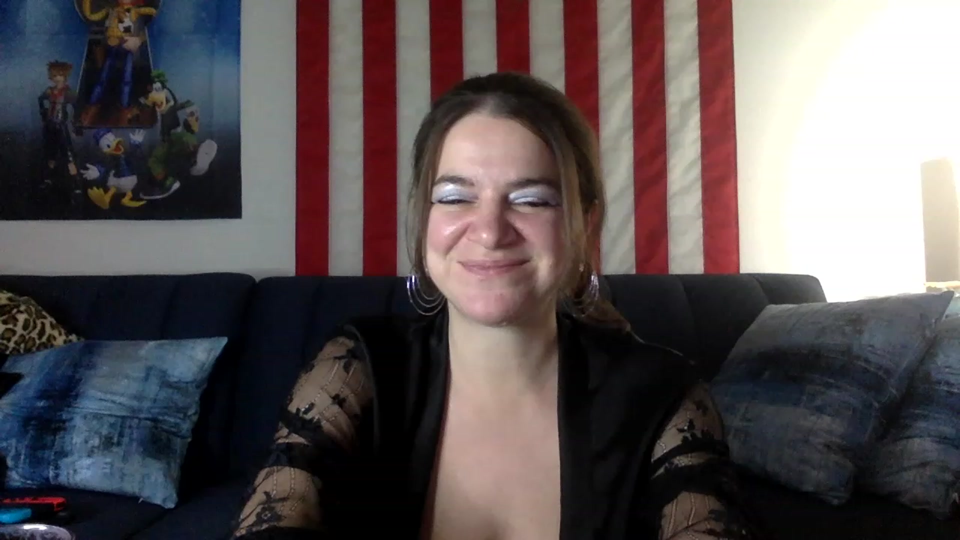 Gallery image thumbnail from Bella_Kenzie's myfreecams stream on, 01/08/2023, 09:19 image 8 of 20