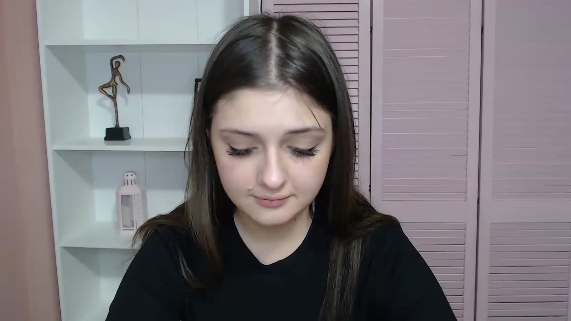 Gallery image thumbnail from Bella_Loran's myfreecams stream on, 04/17/2023, 09:13 image 6 of 20