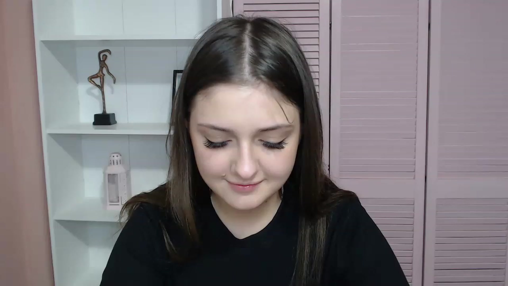 Gallery image thumbnail from Bella_Loran's myfreecams stream on, 04/17/2023, 09:13 image 7 of 20