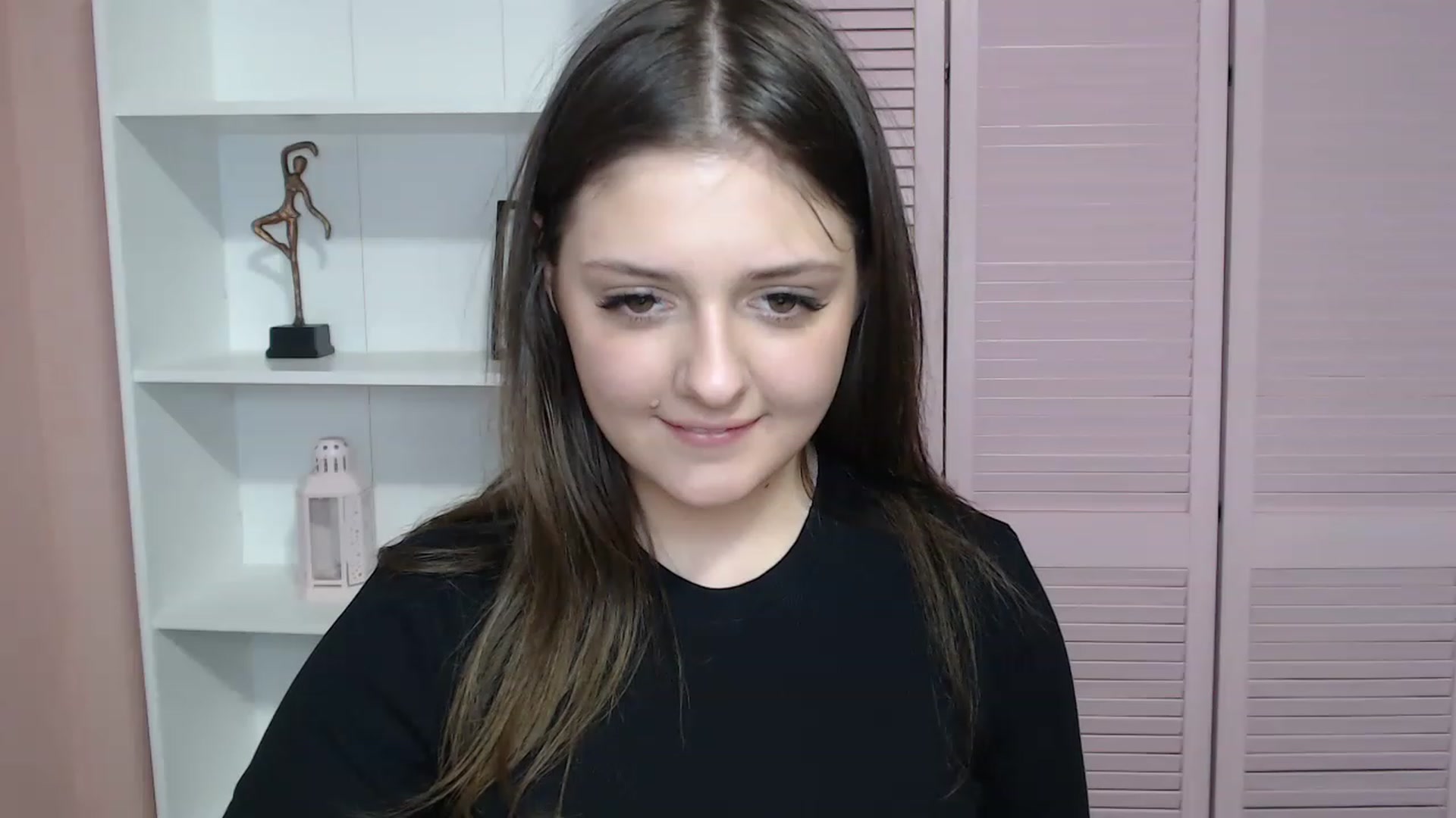 Gallery image thumbnail from Bella_Loran's myfreecams stream on, 04/17/2023, 09:13 image 13 of 20