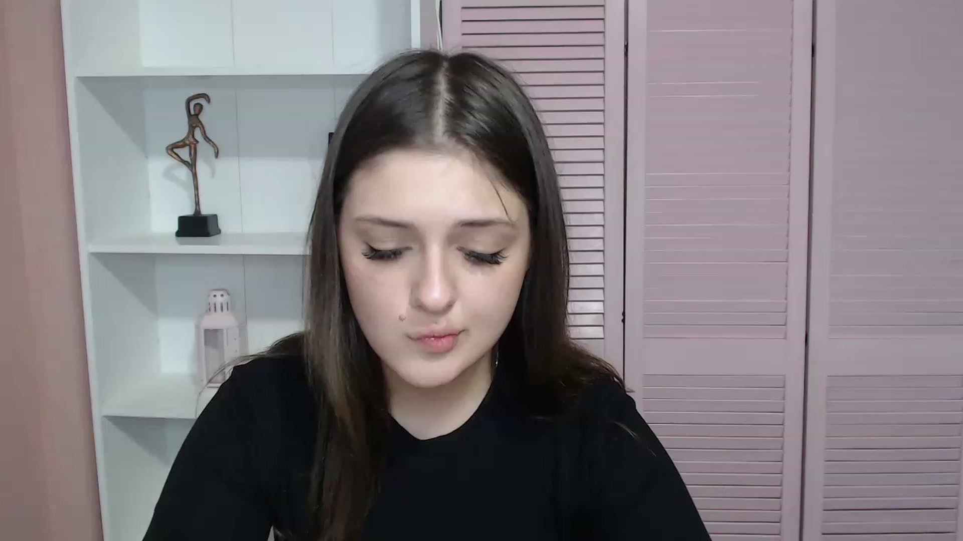 Gallery image thumbnail from Bella_Loran's myfreecams stream on, 04/17/2023, 09:13 image 20 of 20