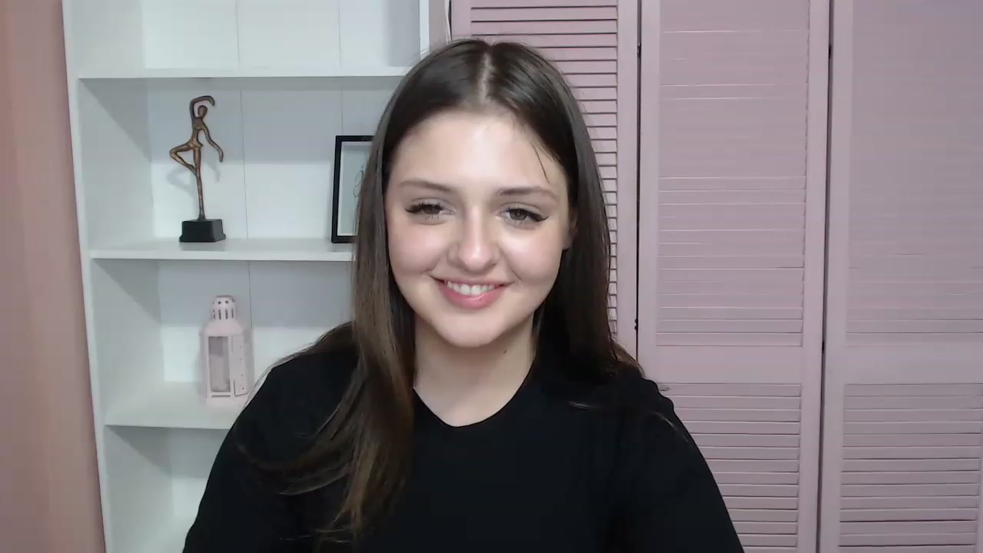 Gallery image thumbnail from Bella_Loran's myfreecams stream on, 04/17/2023, 09:13 image 18 of 20