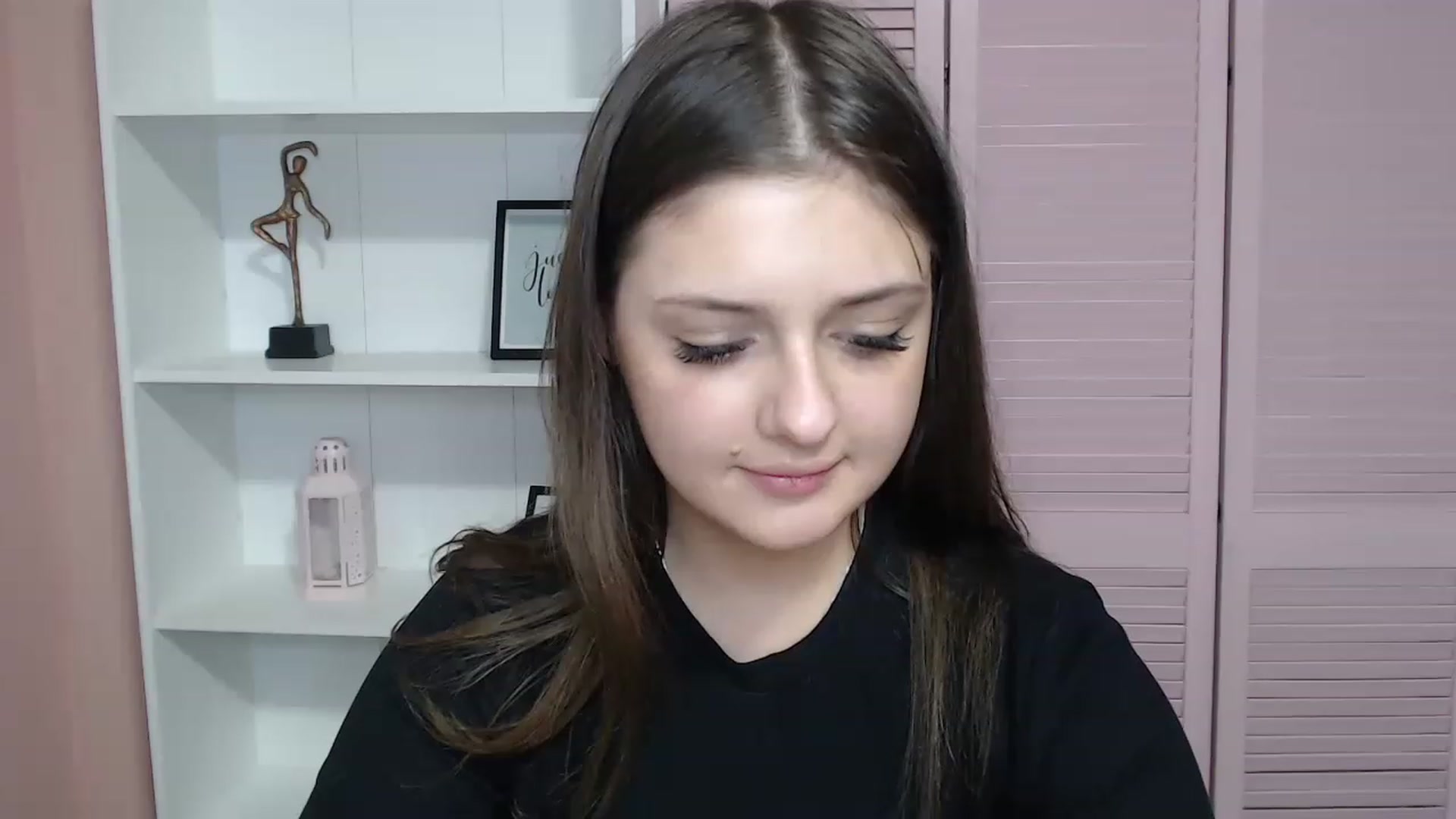 Gallery image thumbnail from Bella_Loran's myfreecams stream on, 04/17/2023, 09:13 image 11 of 20