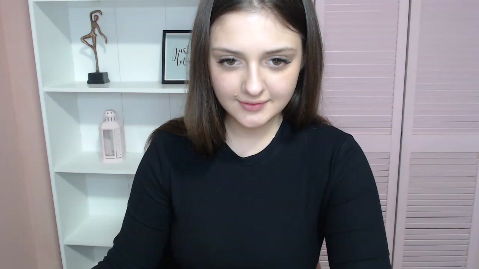 Gallery image thumbnail from Bella_Loran's myfreecams stream on, 04/17/2023, 12:45 image 20 of 20