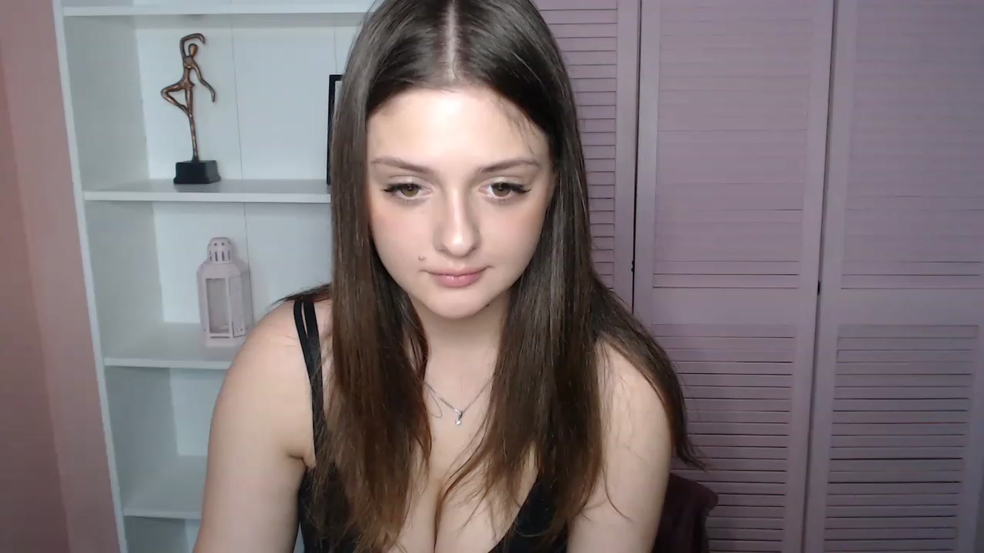 Gallery image thumbnail from Bella_Loran's myfreecams stream on, 04/18/2023, 07:25 image 14 of 20