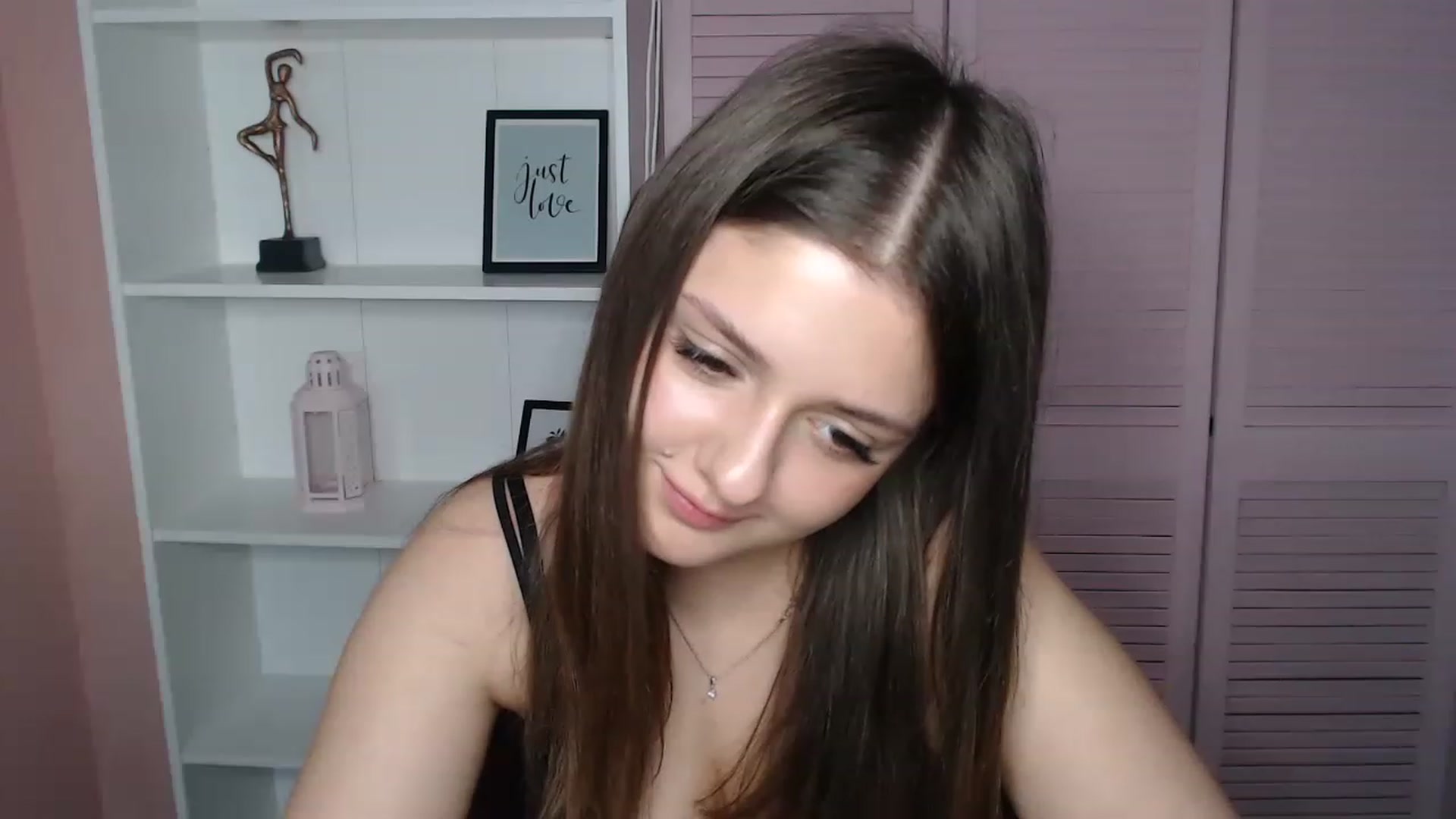 Gallery image thumbnail from Bella_Loran's myfreecams stream on, 04/18/2023, 07:25 image 8 of 20