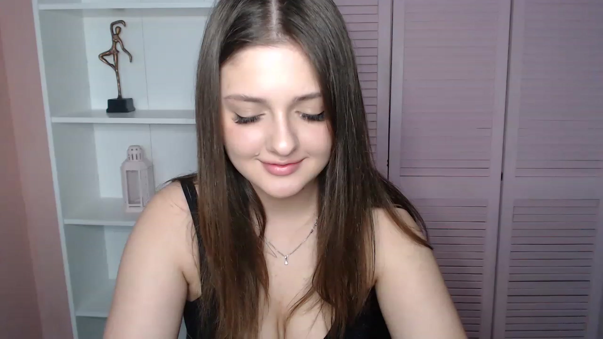 Gallery image thumbnail from Bella_Loran's myfreecams stream on, 04/18/2023, 07:25 image 13 of 20