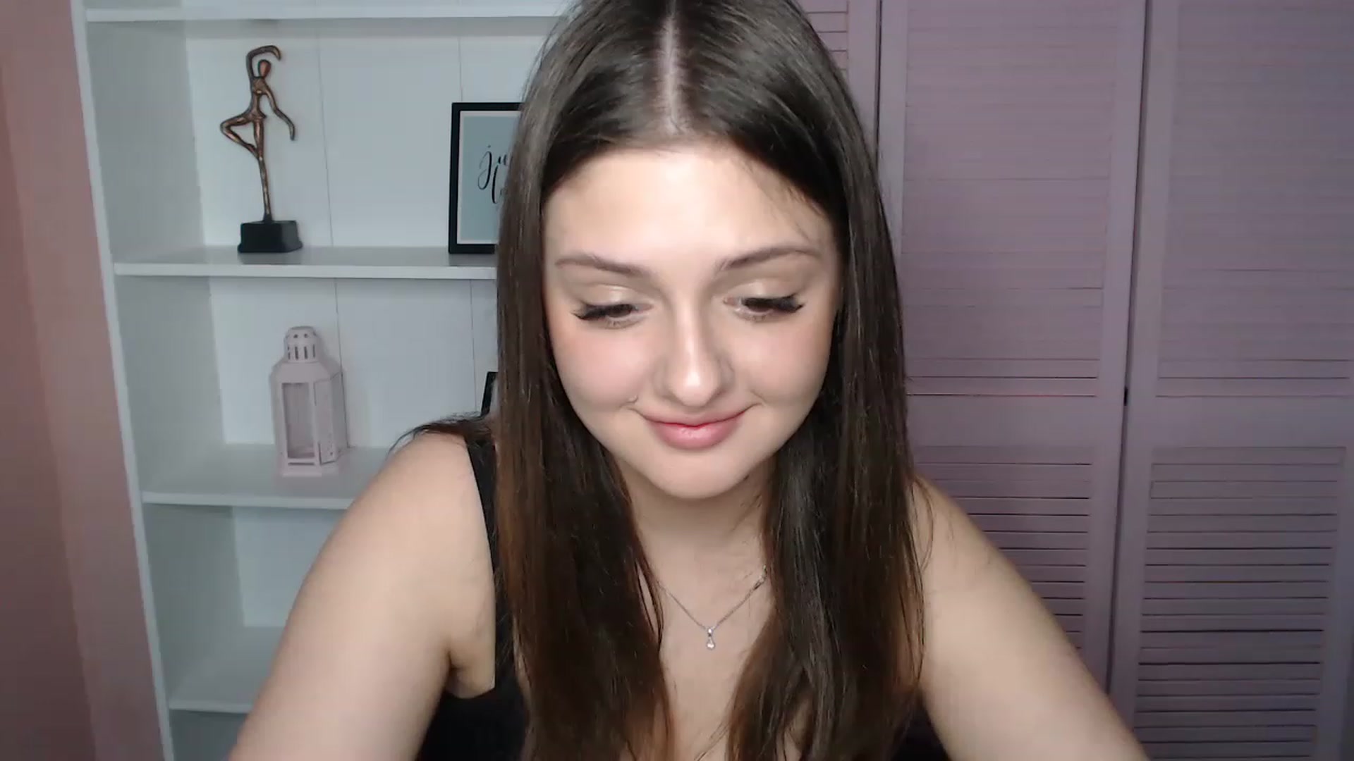 Gallery image thumbnail from Bella_Loran's myfreecams stream on, 04/18/2023, 07:25 image 20 of 20