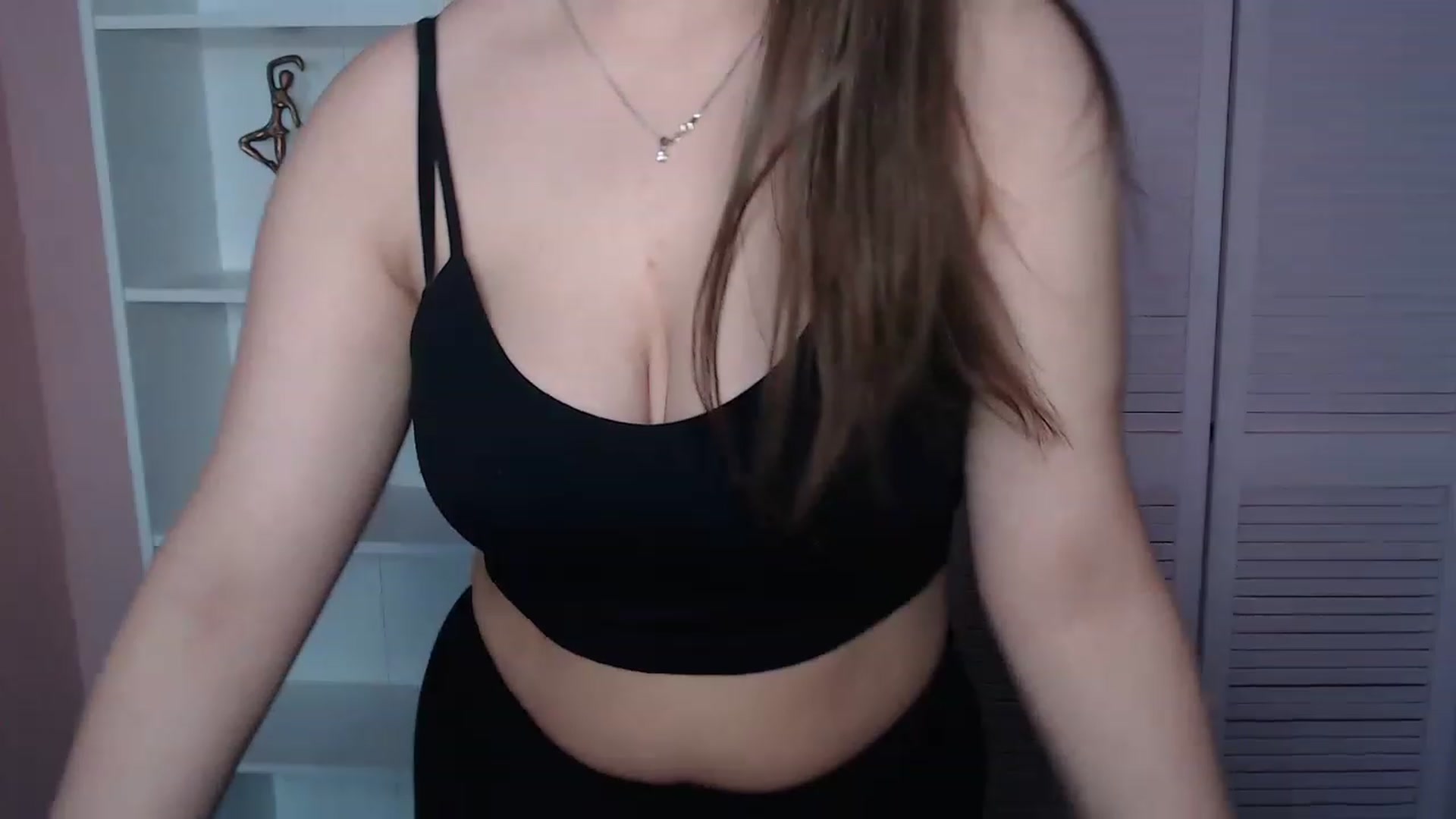 Gallery image thumbnail from Bella_Loran's myfreecams stream on, 04/18/2023, 08:01 image 18 of 20