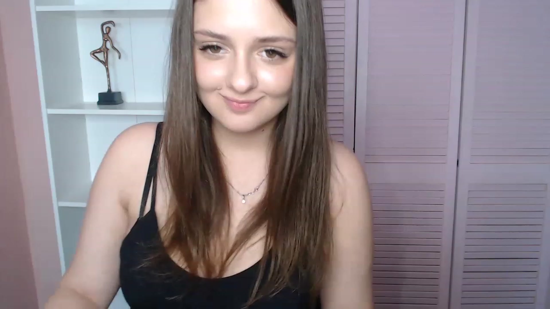 Gallery image thumbnail from Bella_Loran's myfreecams stream on, 04/18/2023, 08:01 image 10 of 20