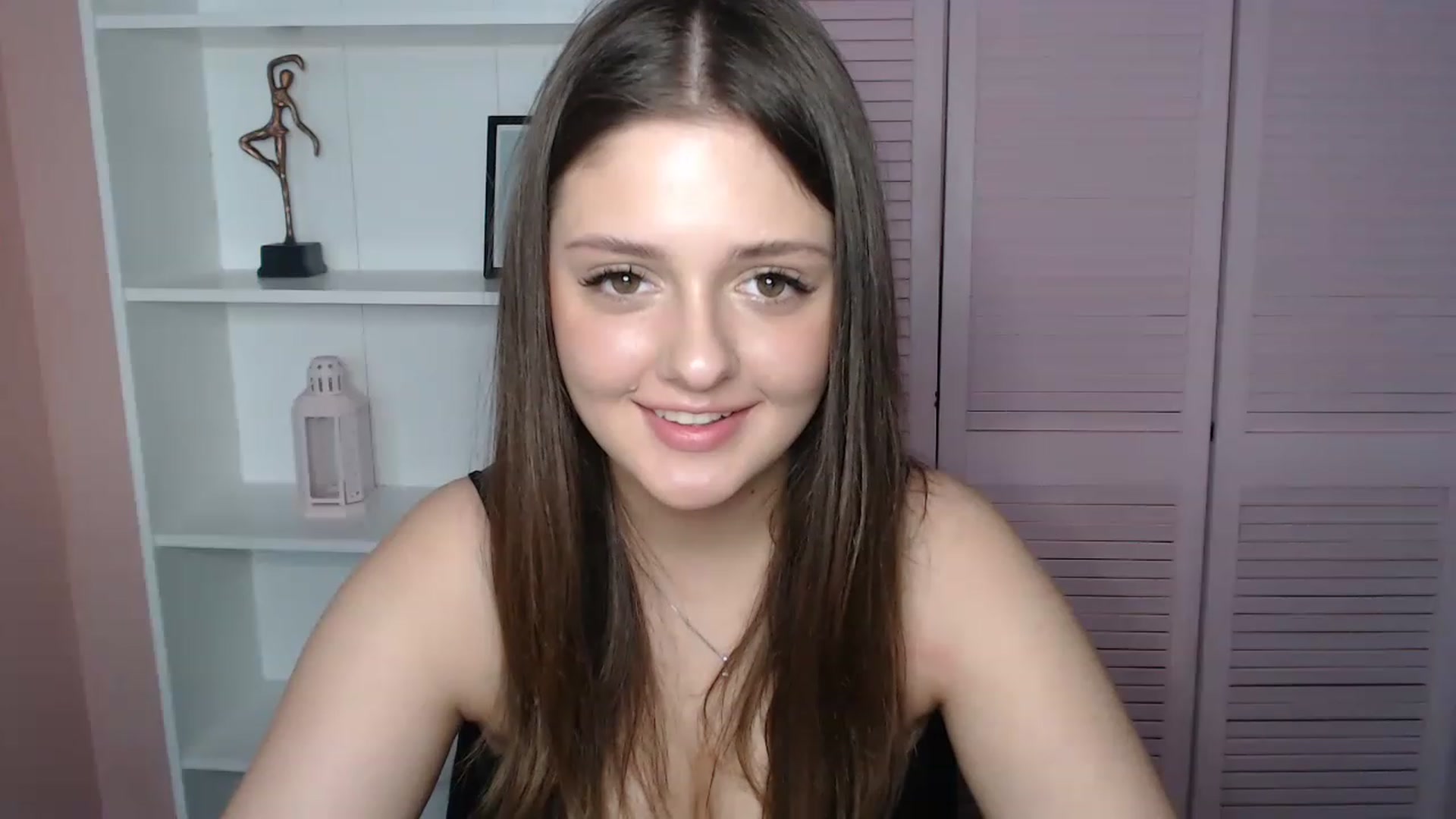 Gallery image thumbnail from Bella_Loran's myfreecams stream on, 04/18/2023, 08:01 image 4 of 20