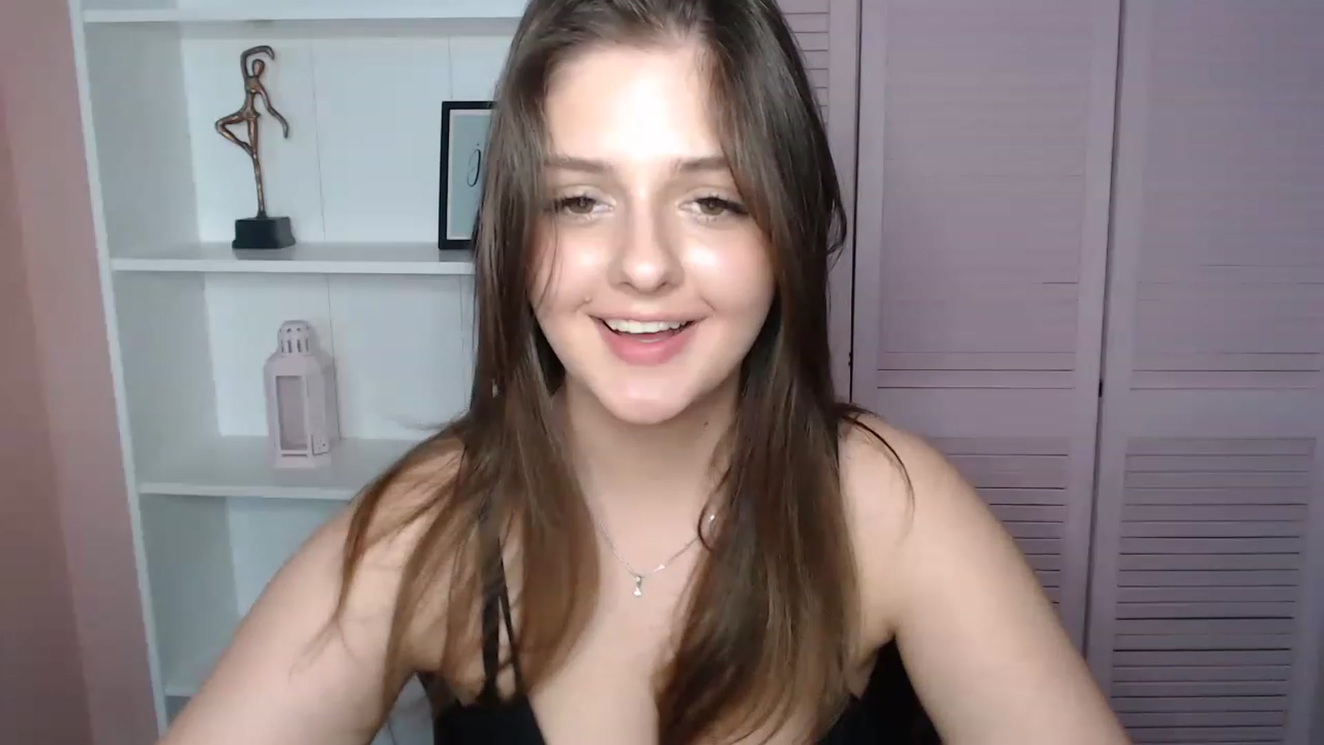 Gallery image thumbnail from Bella_Loran's myfreecams stream on, 04/18/2023, 09:53 image 7 of 20