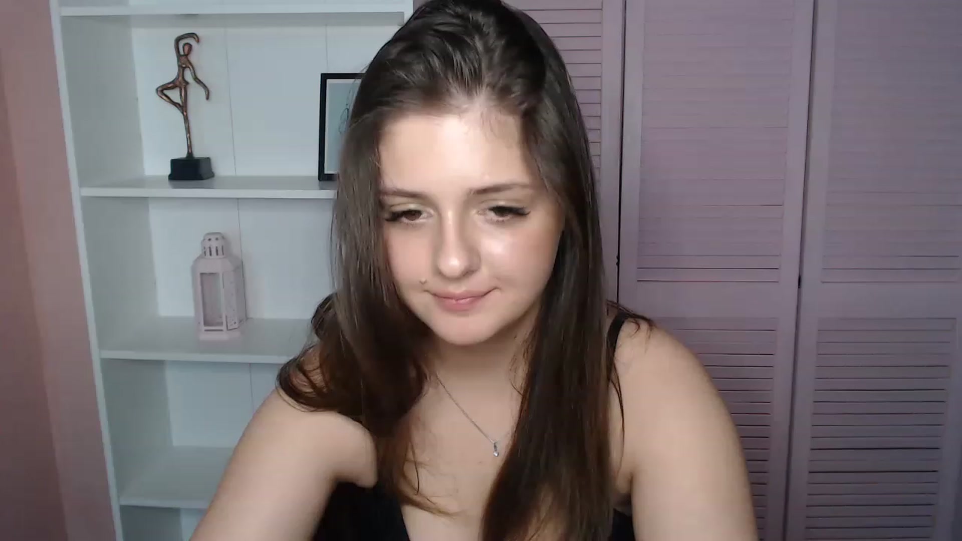 Gallery image thumbnail from Bella_Loran's myfreecams stream on, 04/18/2023, 09:53 image 3 of 20