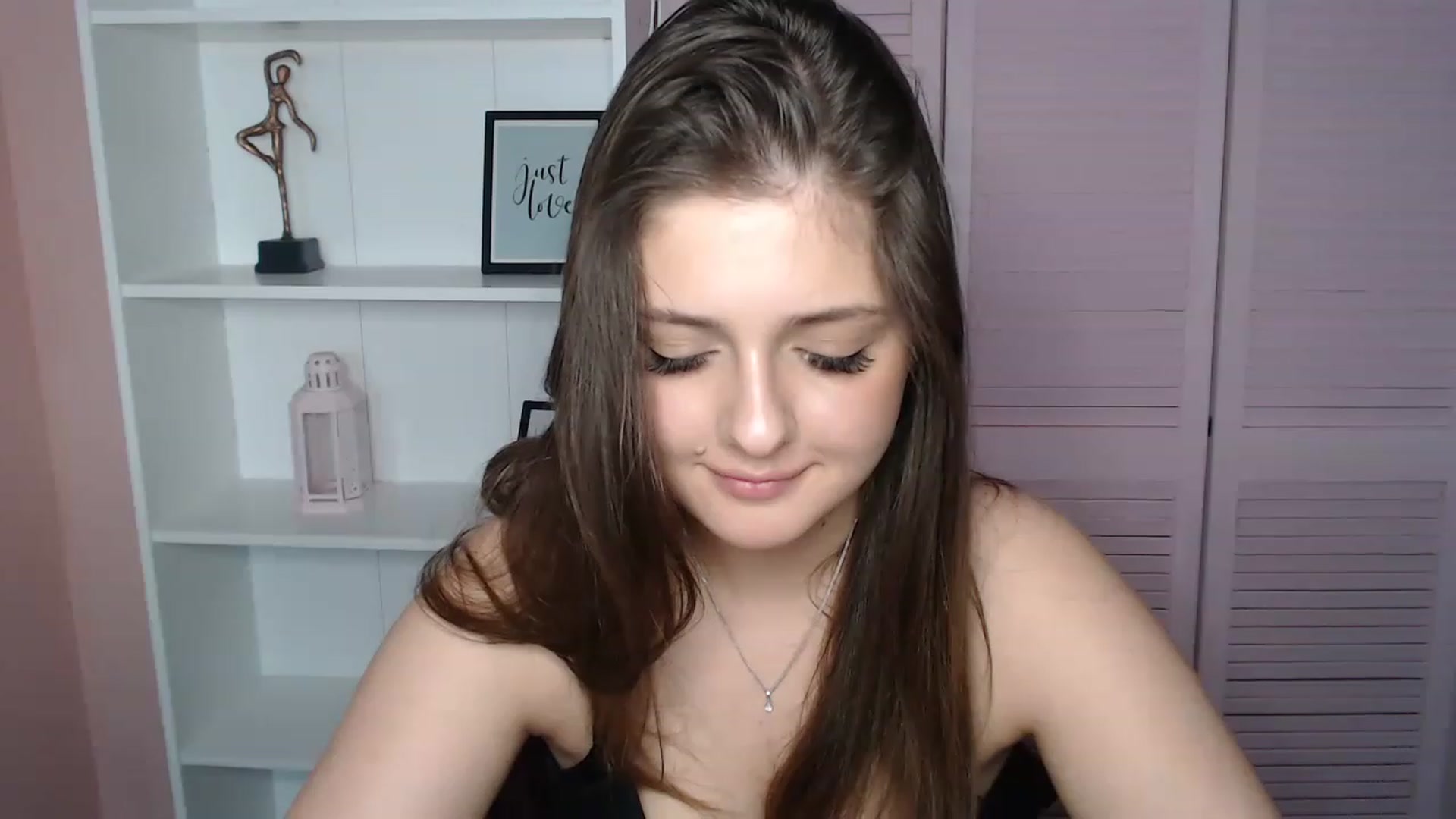 Gallery image thumbnail from Bella_Loran's myfreecams stream on, 04/18/2023, 09:53 image 4 of 20