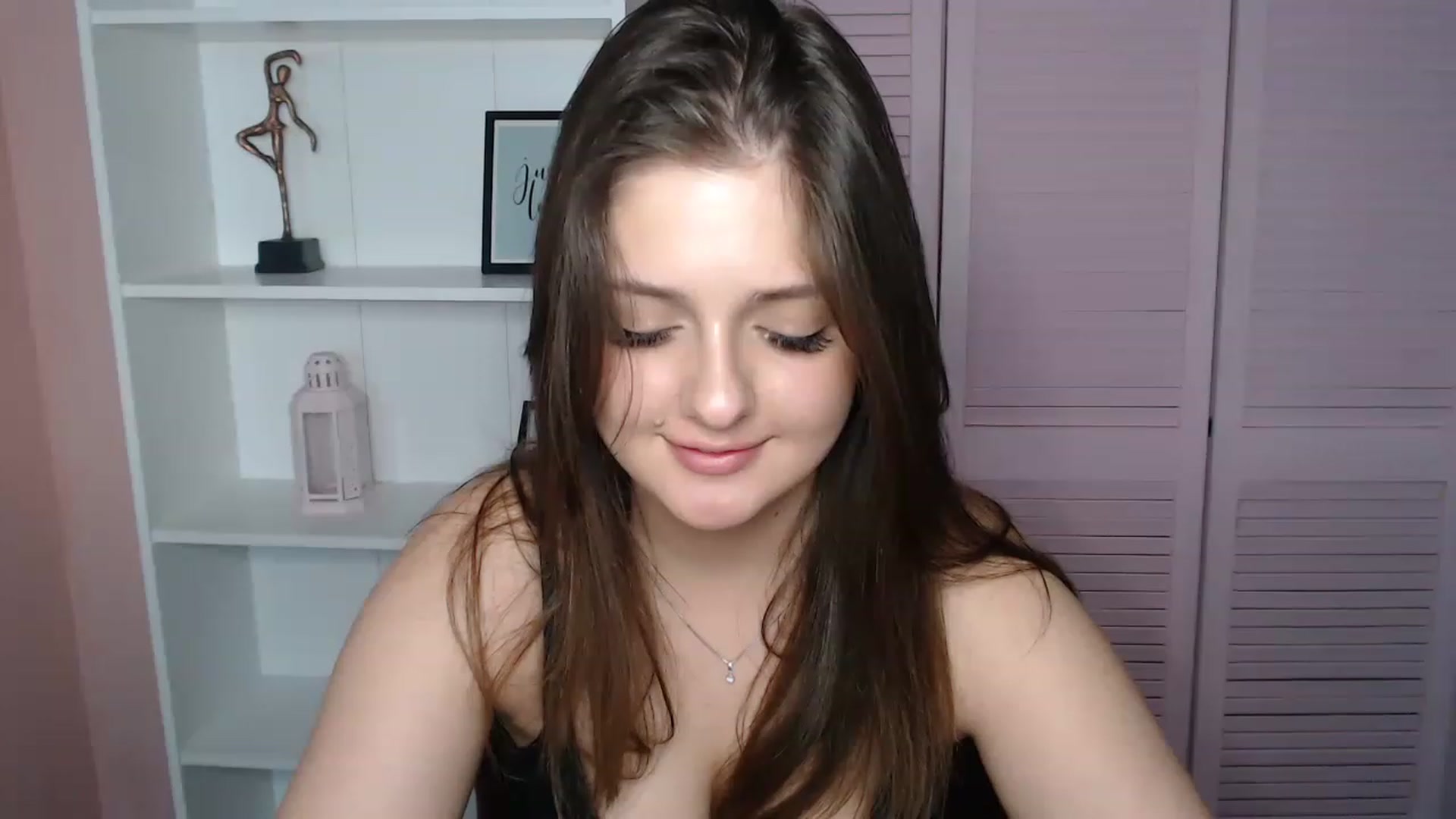 Gallery image thumbnail from Bella_Loran's myfreecams stream on, 04/18/2023, 09:53 image 8 of 20