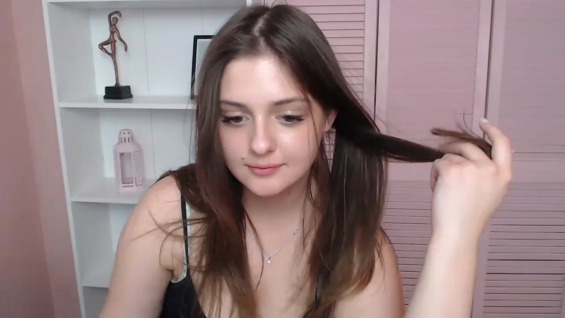 Gallery image thumbnail from Bella_Loran's myfreecams stream on, 04/21/2023, 13:29 image 13 of 20