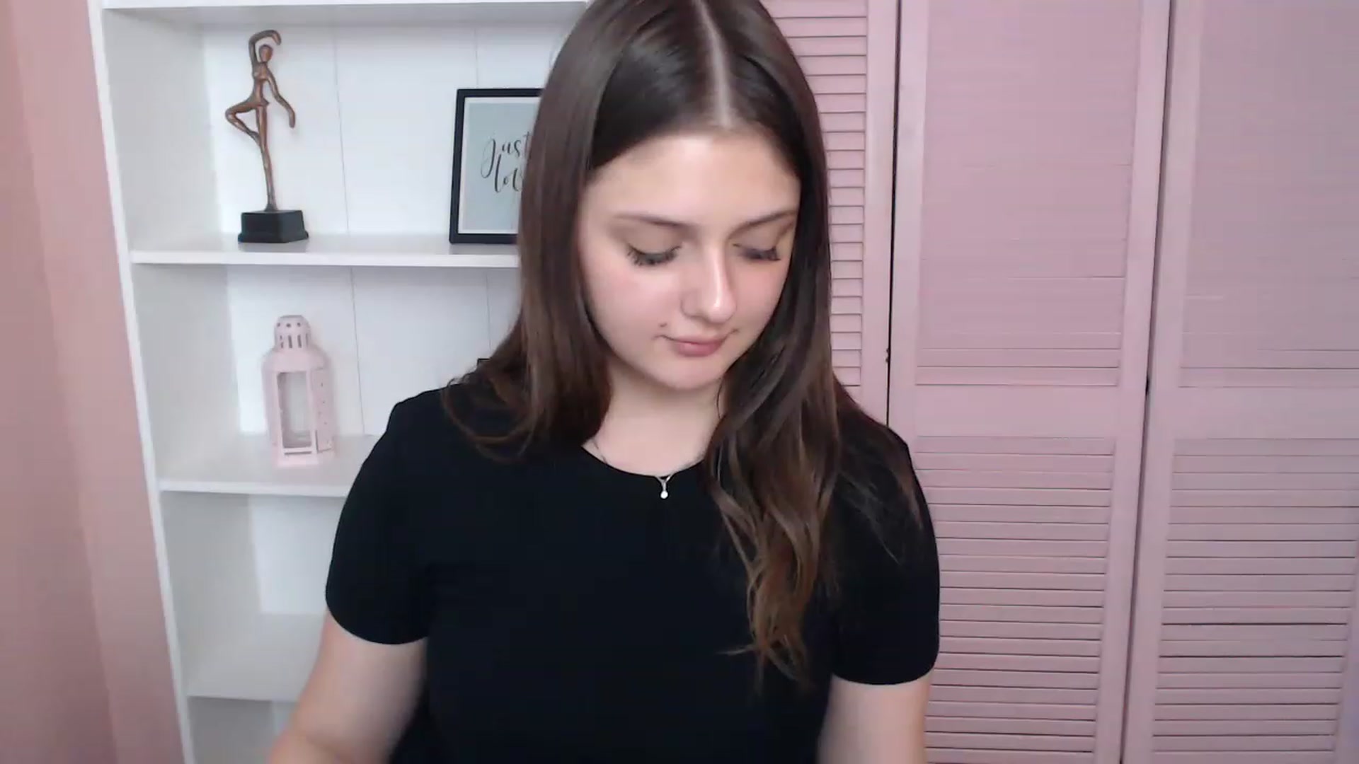 Gallery image thumbnail from Bella_Loran's myfreecams stream on, 04/25/2023, 11:52 image 9 of 20