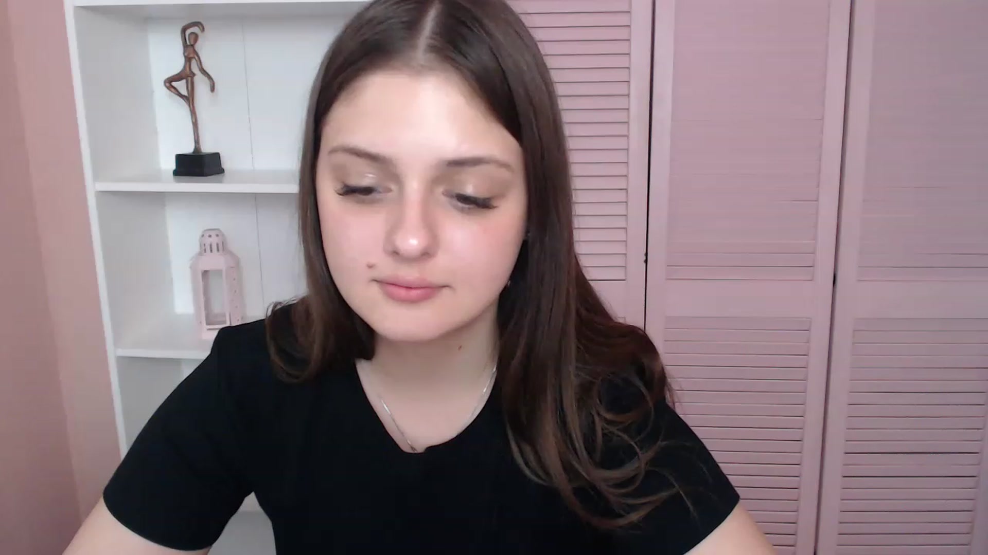 Gallery image thumbnail from Bella_Loran's myfreecams stream on, 04/25/2023, 11:52 image 3 of 20
