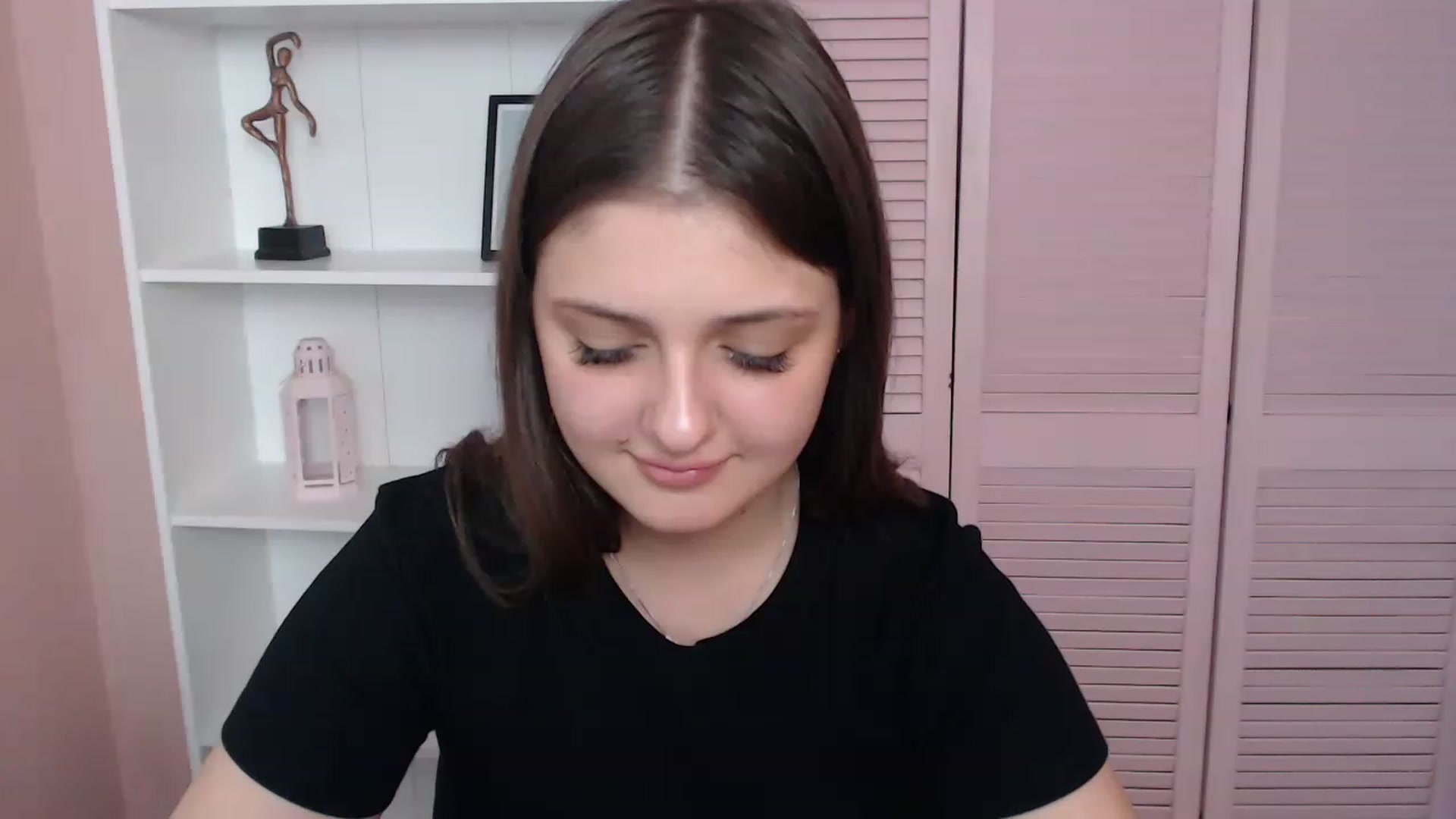 Gallery image thumbnail from Bella_Loran's myfreecams stream on, 04/25/2023, 11:52 image 7 of 20