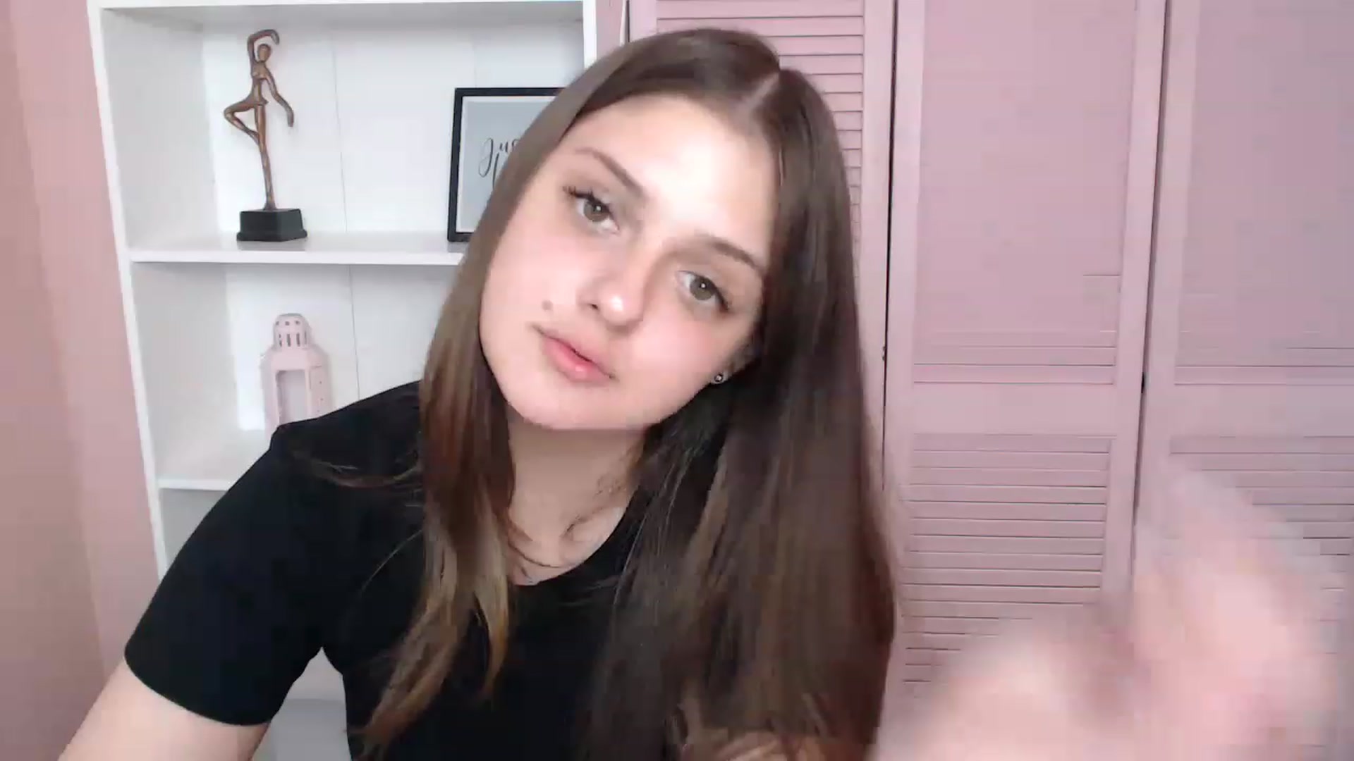 Gallery image thumbnail from Bella_Loran's myfreecams stream on, 04/25/2023, 11:52 image 16 of 20