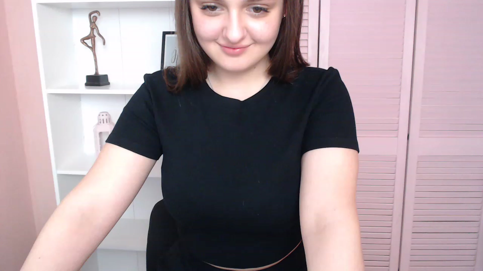 Gallery image thumbnail from Bella_Loran's myfreecams stream on, 04/25/2023, 11:52 image 5 of 20