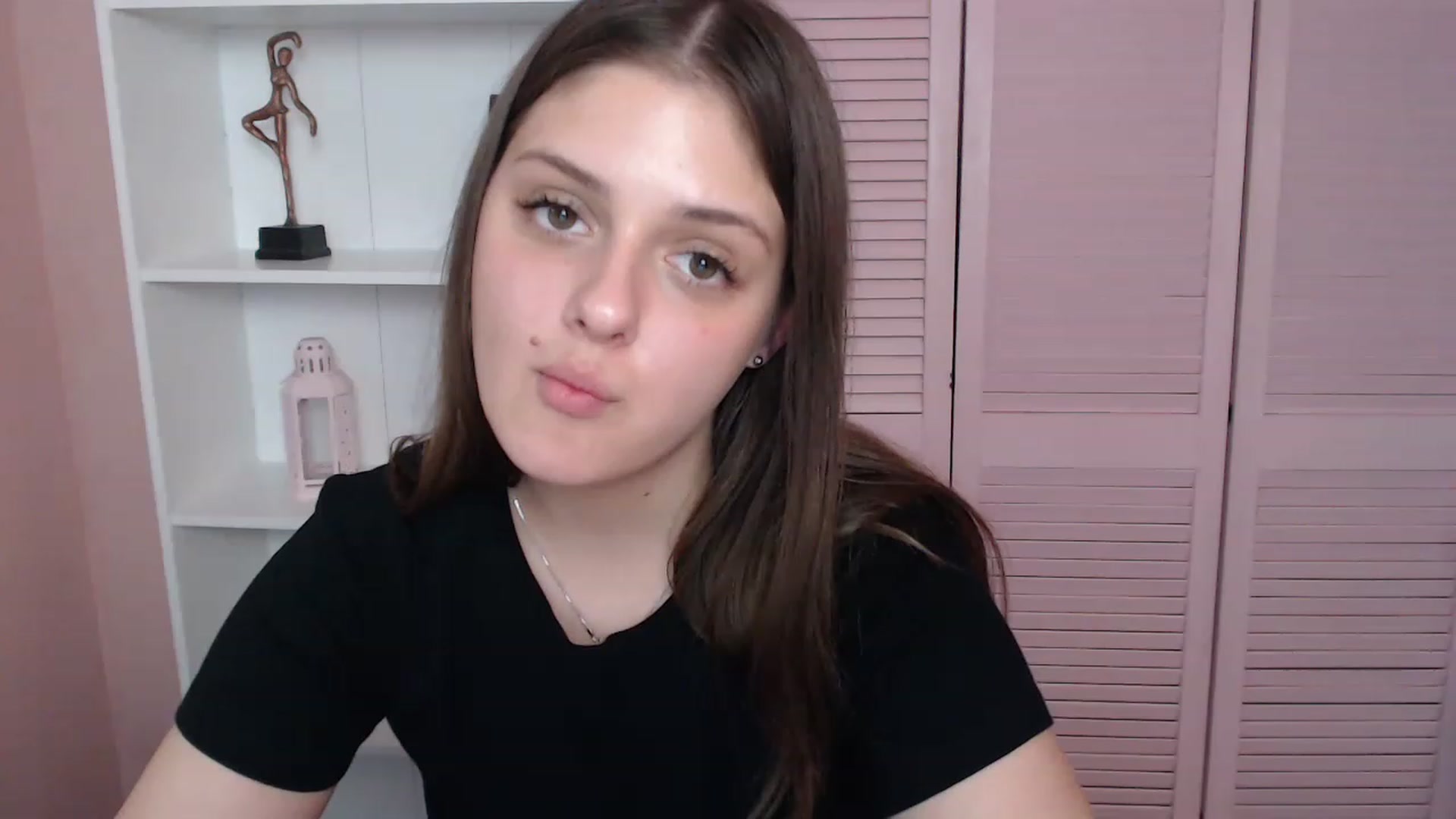 Gallery image thumbnail from Bella_Loran's myfreecams stream on, 04/25/2023, 11:52 image 1 of 20