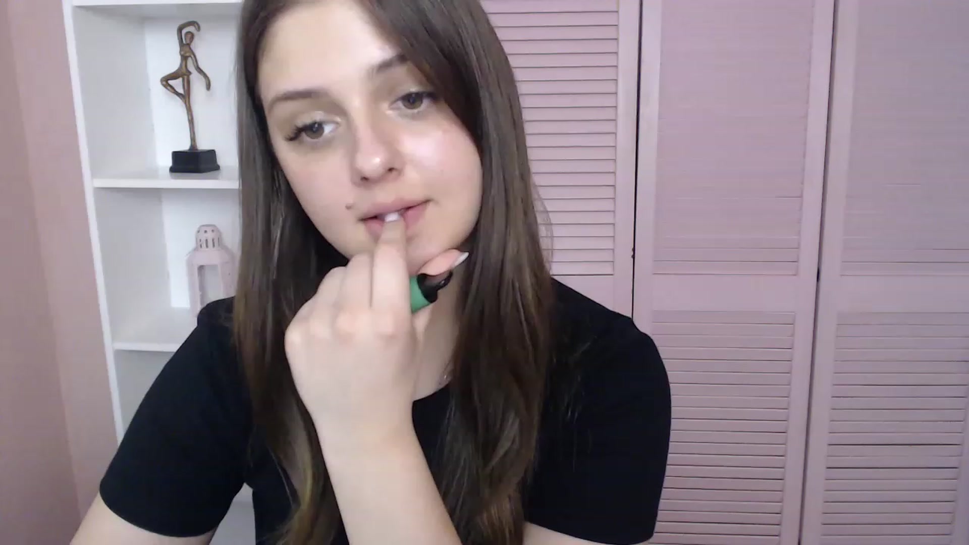 Gallery image thumbnail from Bella_Loran's myfreecams stream on, 04/25/2023, 11:52 image 15 of 20