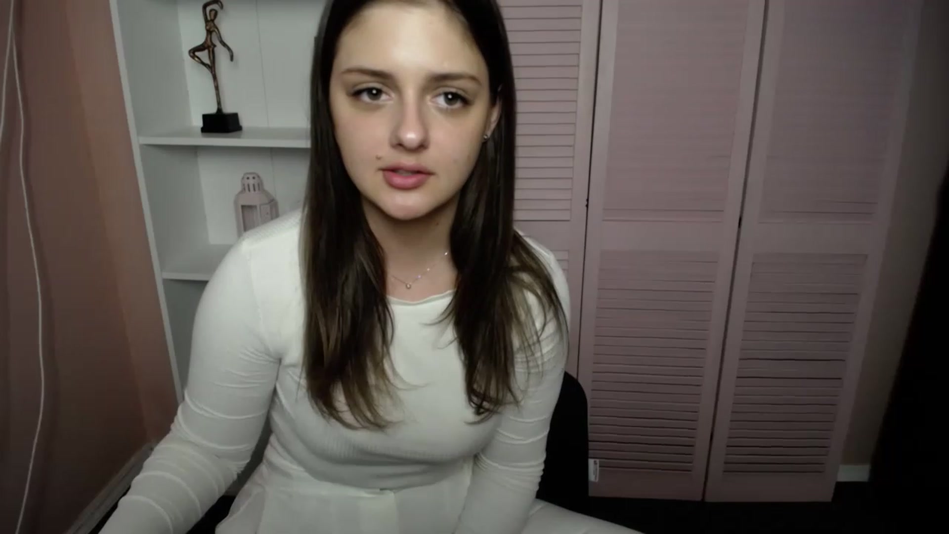 Gallery image thumbnail from Bella_Loran's myfreecams stream on, 05/15/2023, 11:27 image 2 of 20