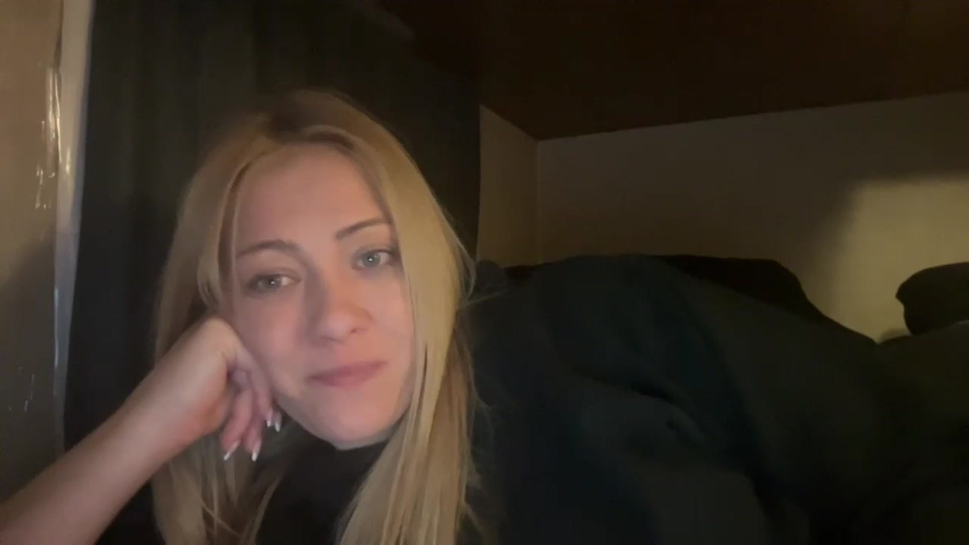 Gallery image thumbnail from Bella_Online's myfreecams stream on, 12/04/2022, 10:00 image 6 of 20